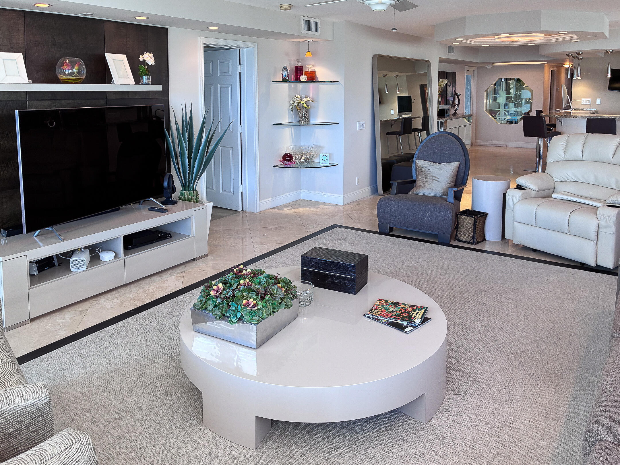 2000 S Ocean #810, Fort Lauderdale FL 33316