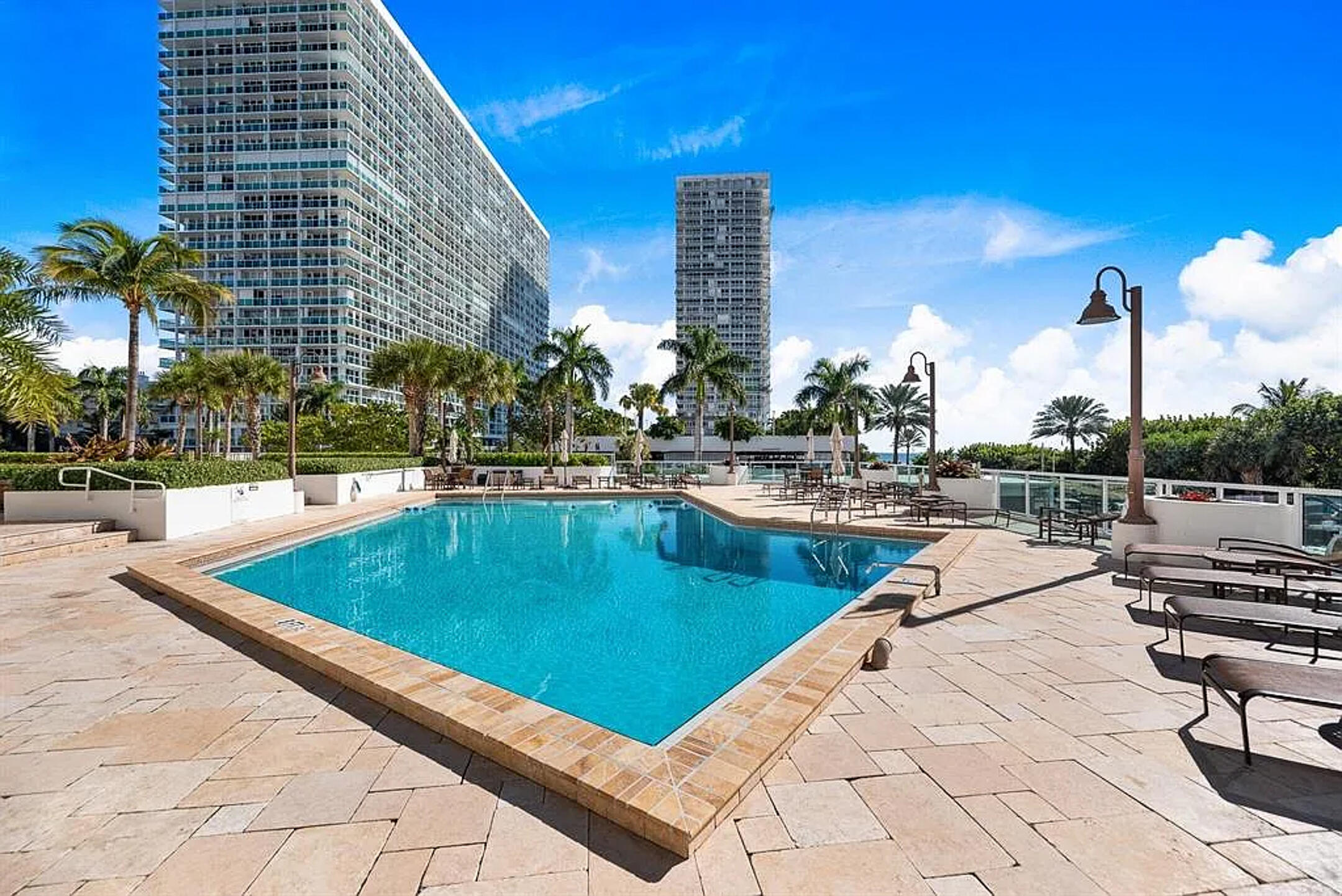 2000 S Ocean #810, Fort Lauderdale FL 33316