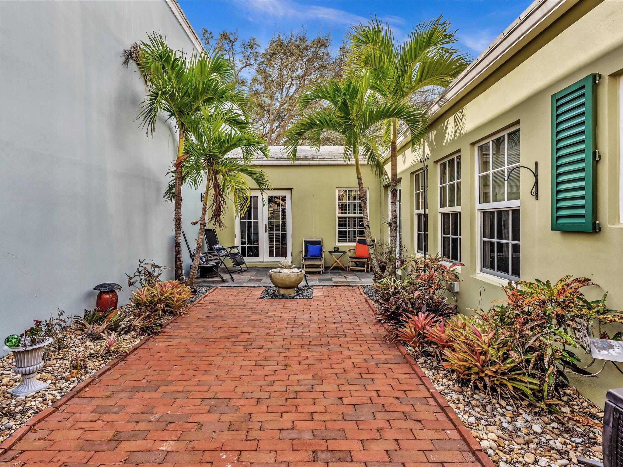 5883 Michaux, Boca Raton FL 33433