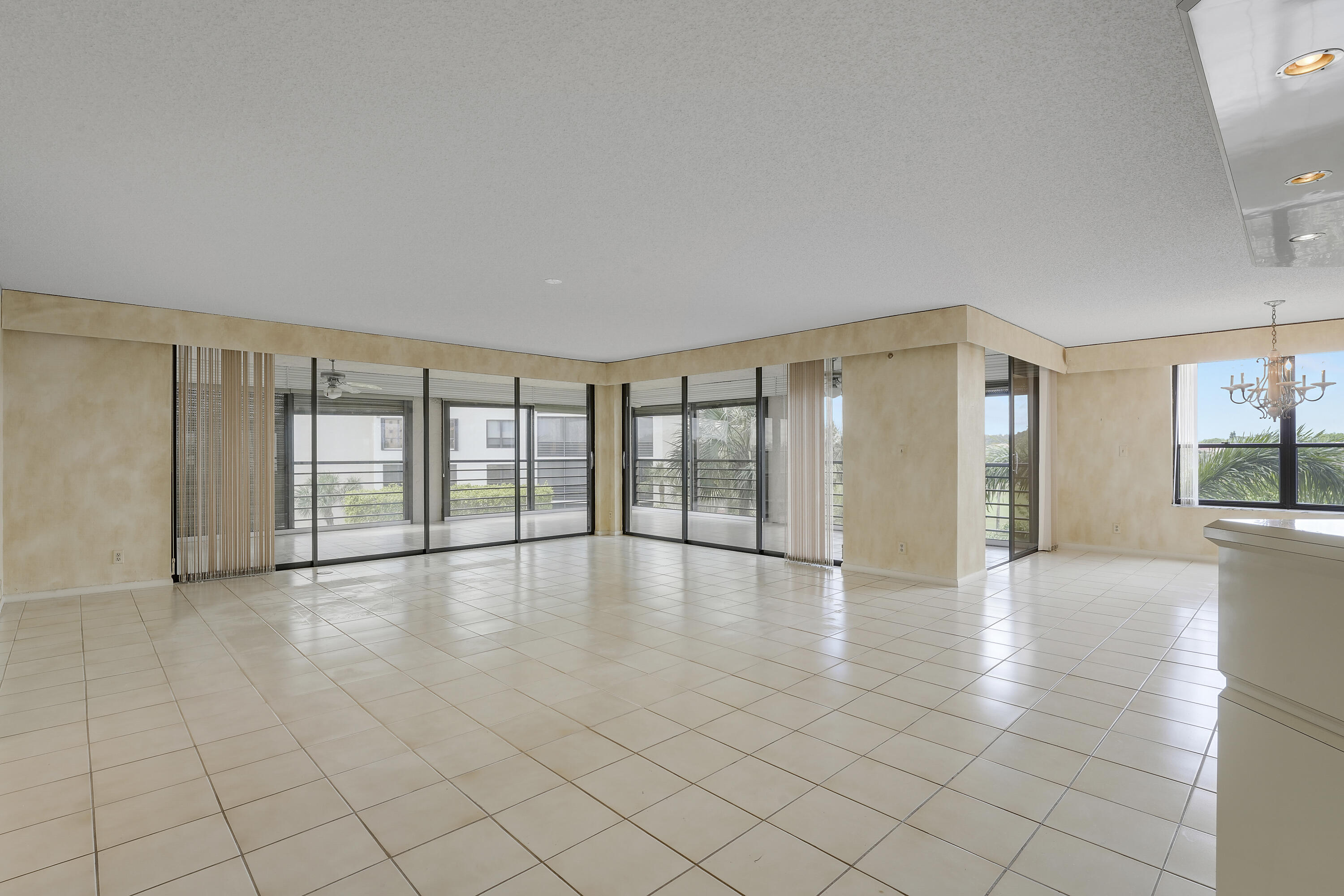 7233 Promenade #401 A, Boca Raton FL 33433