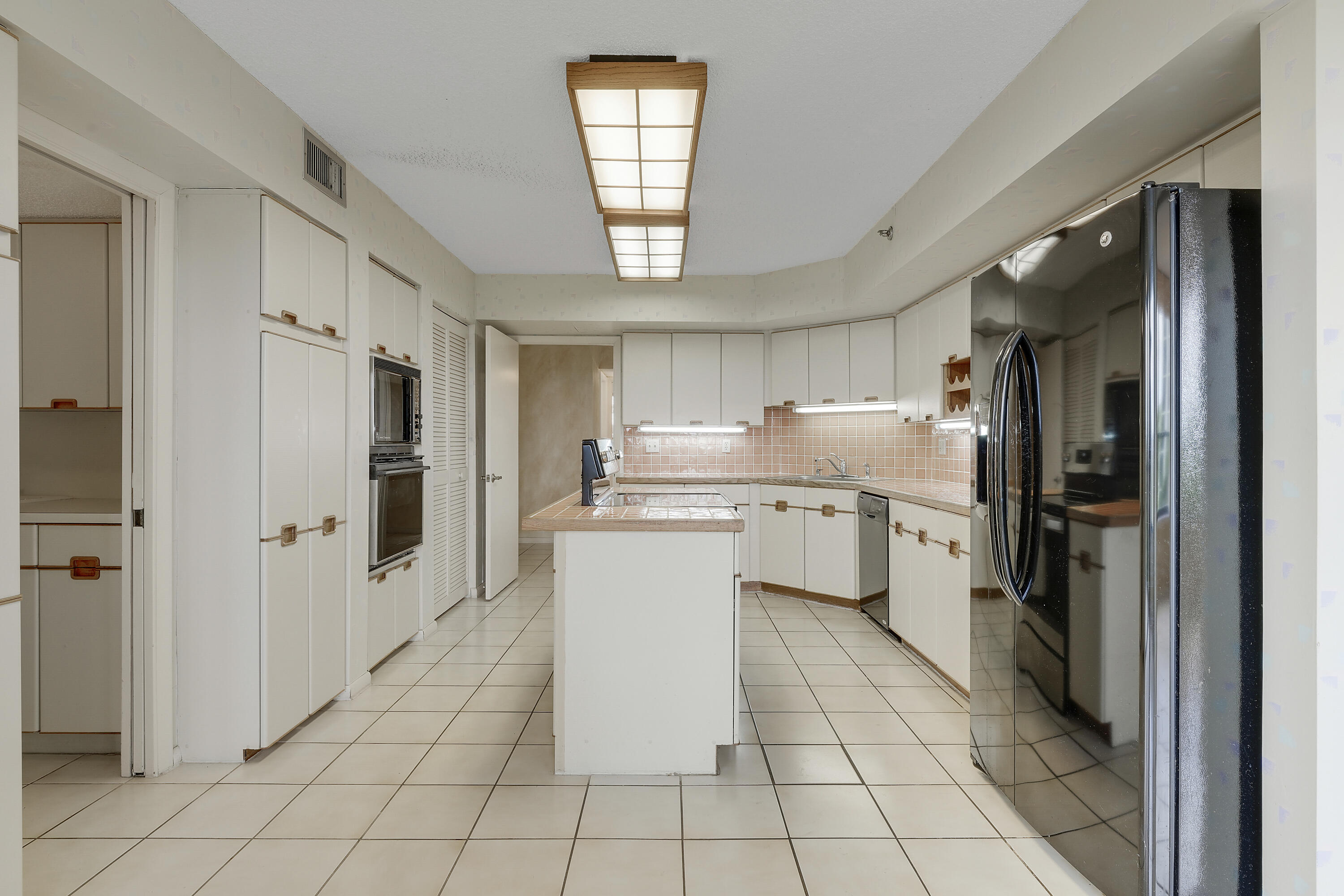 7233 Promenade #401 A, Boca Raton FL 33433