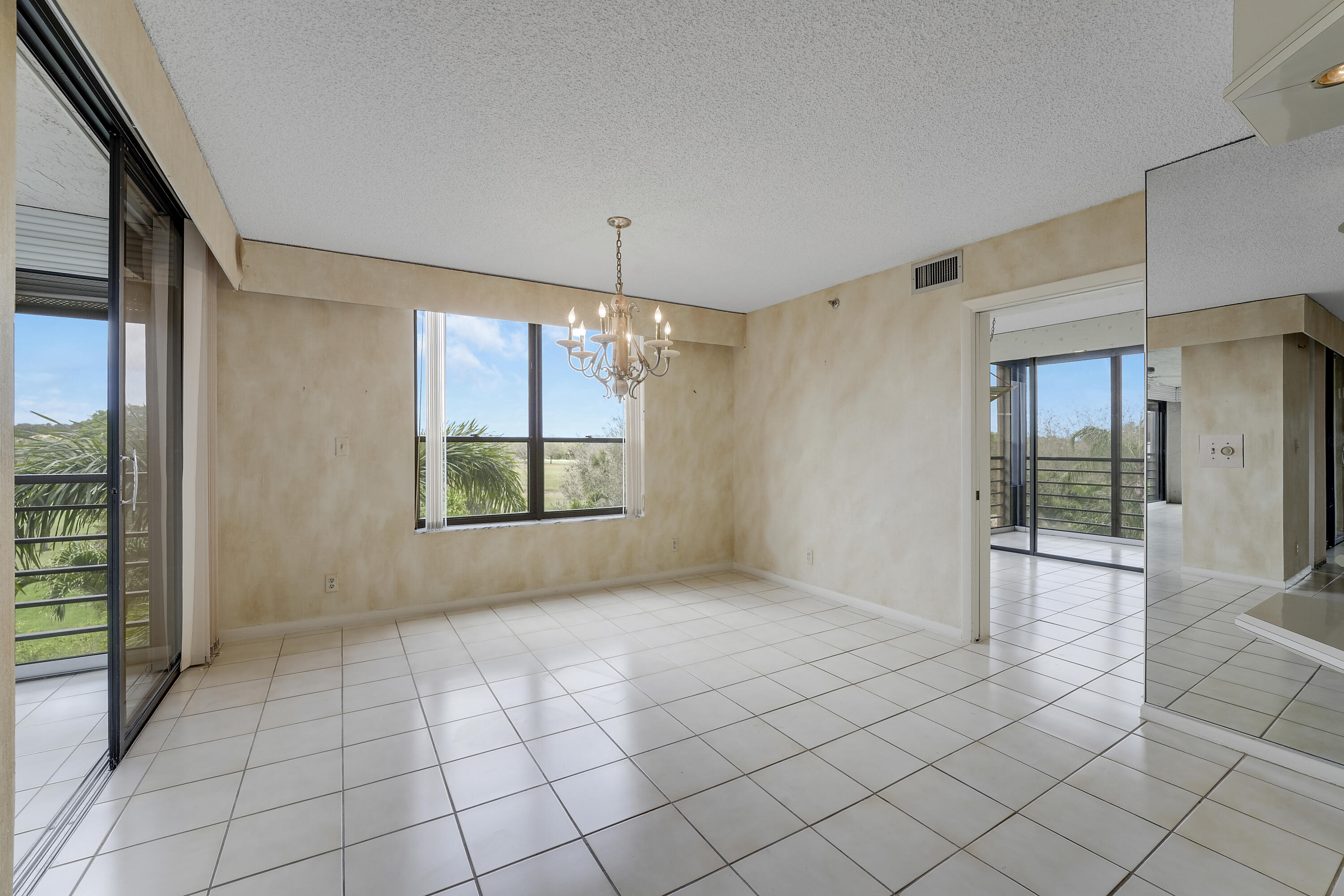 7233 Promenade #401 A, Boca Raton FL 33433