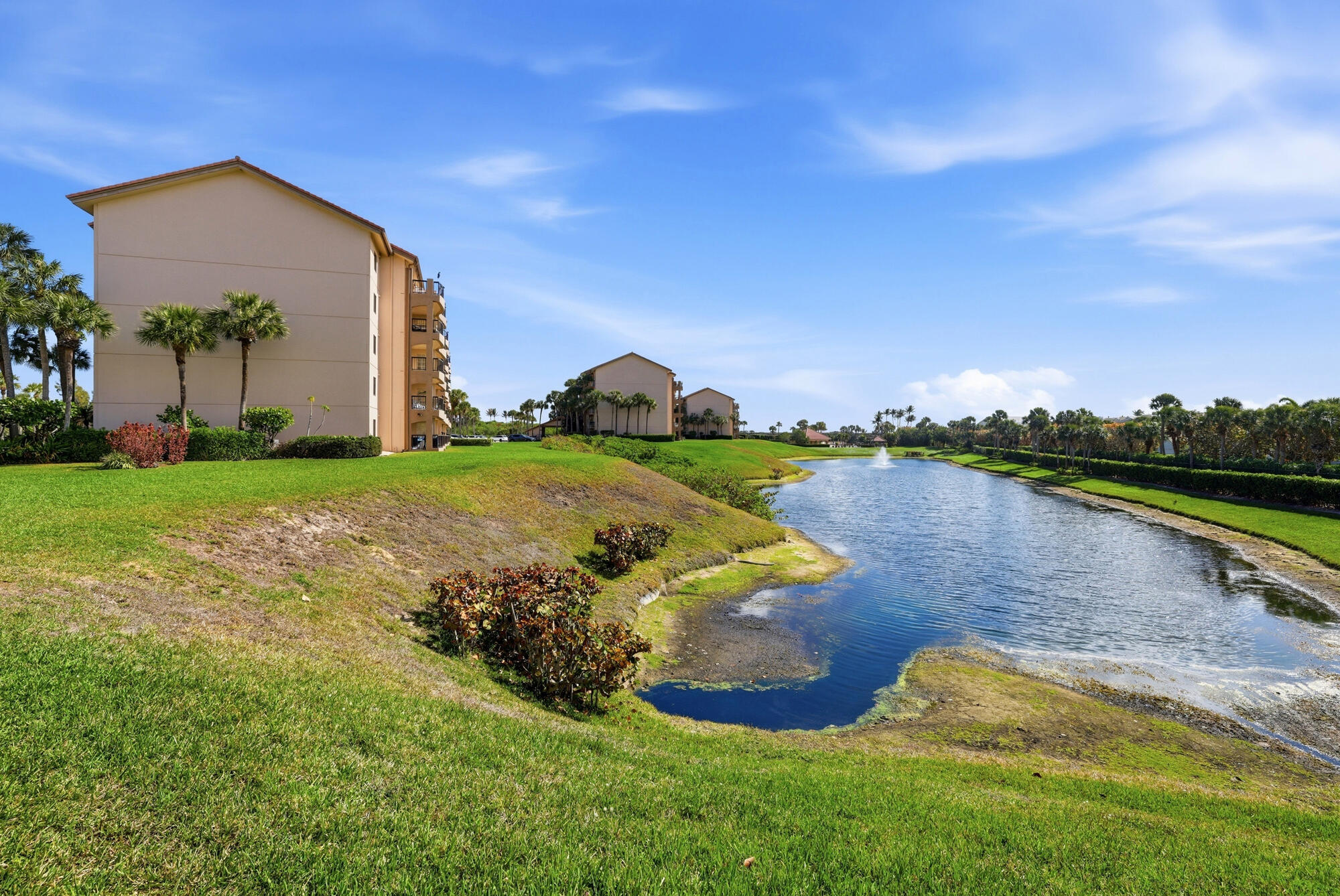 401 Ocean Bluffs #104, Jupiter FL 33477