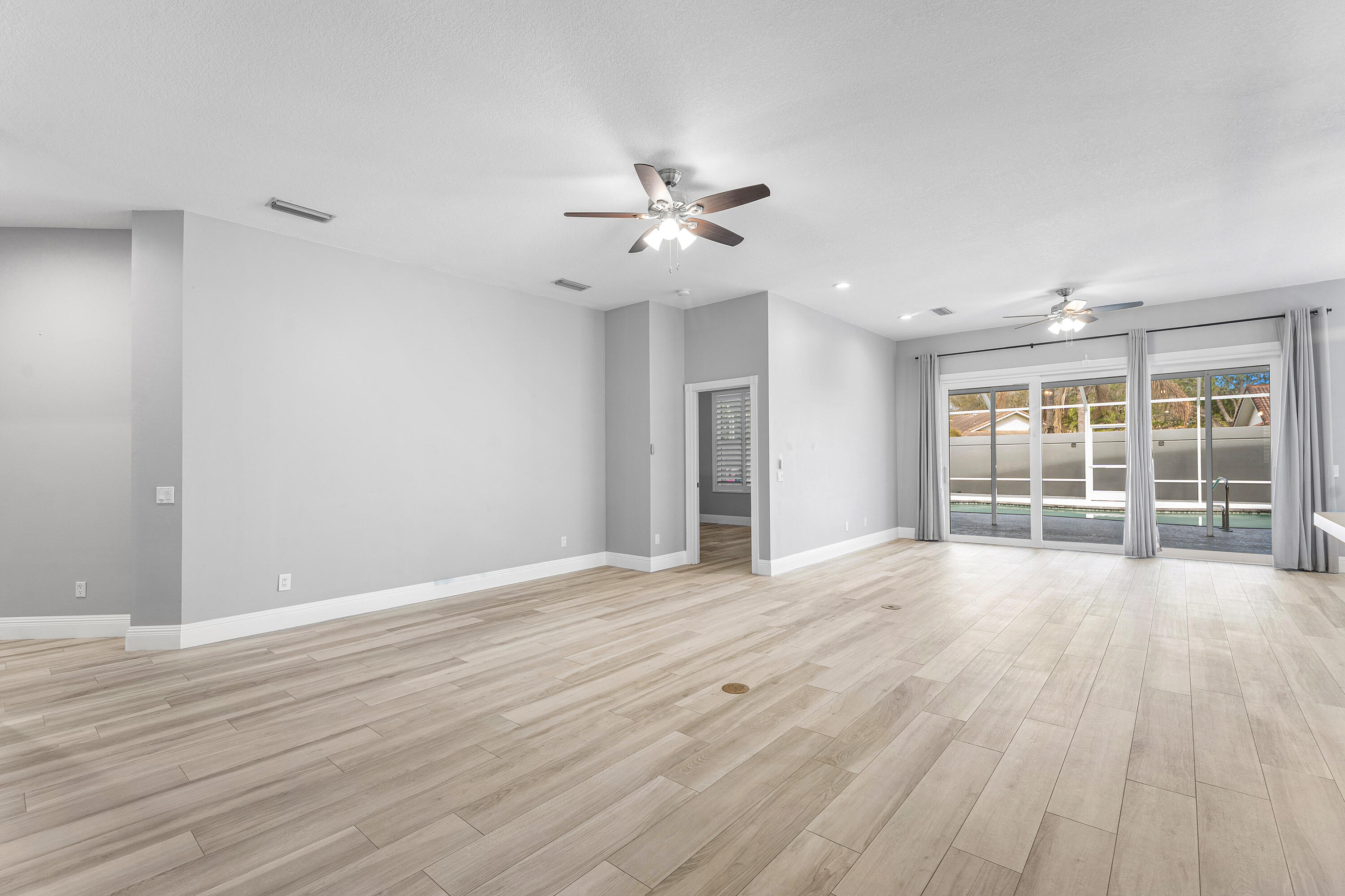 132 E Hampton, Jupiter FL 33458
