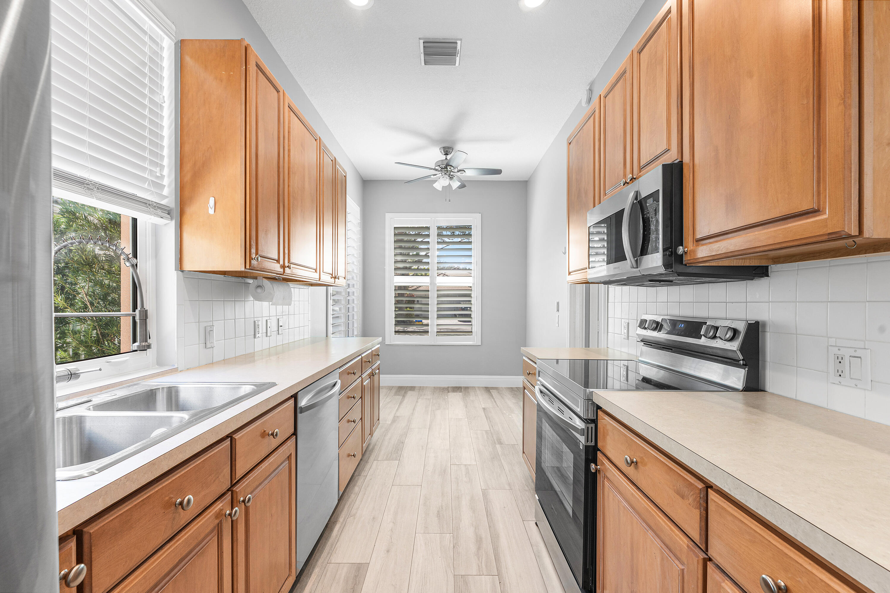 132 E Hampton, Jupiter FL 33458
