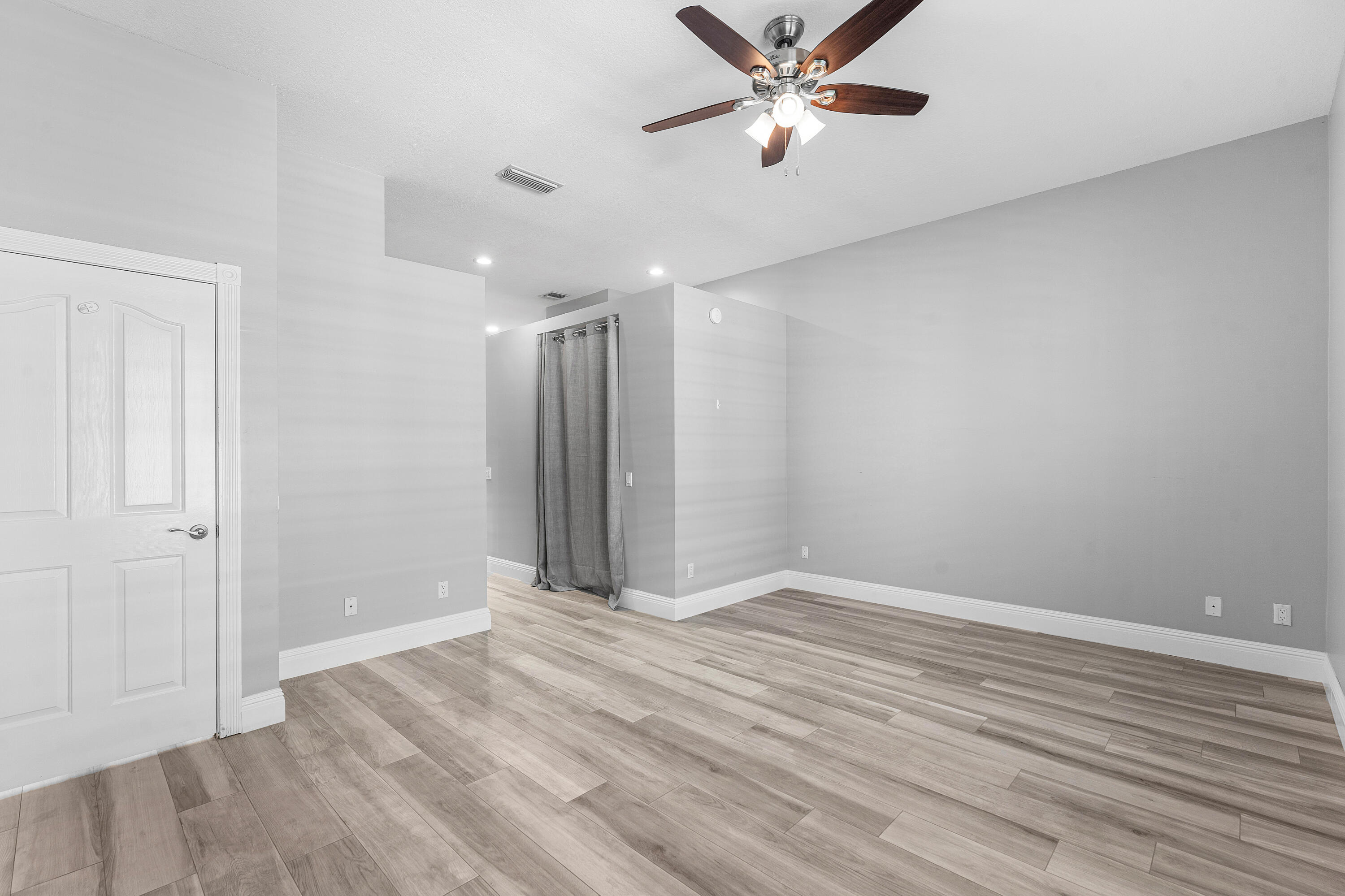 132 E Hampton, Jupiter FL 33458