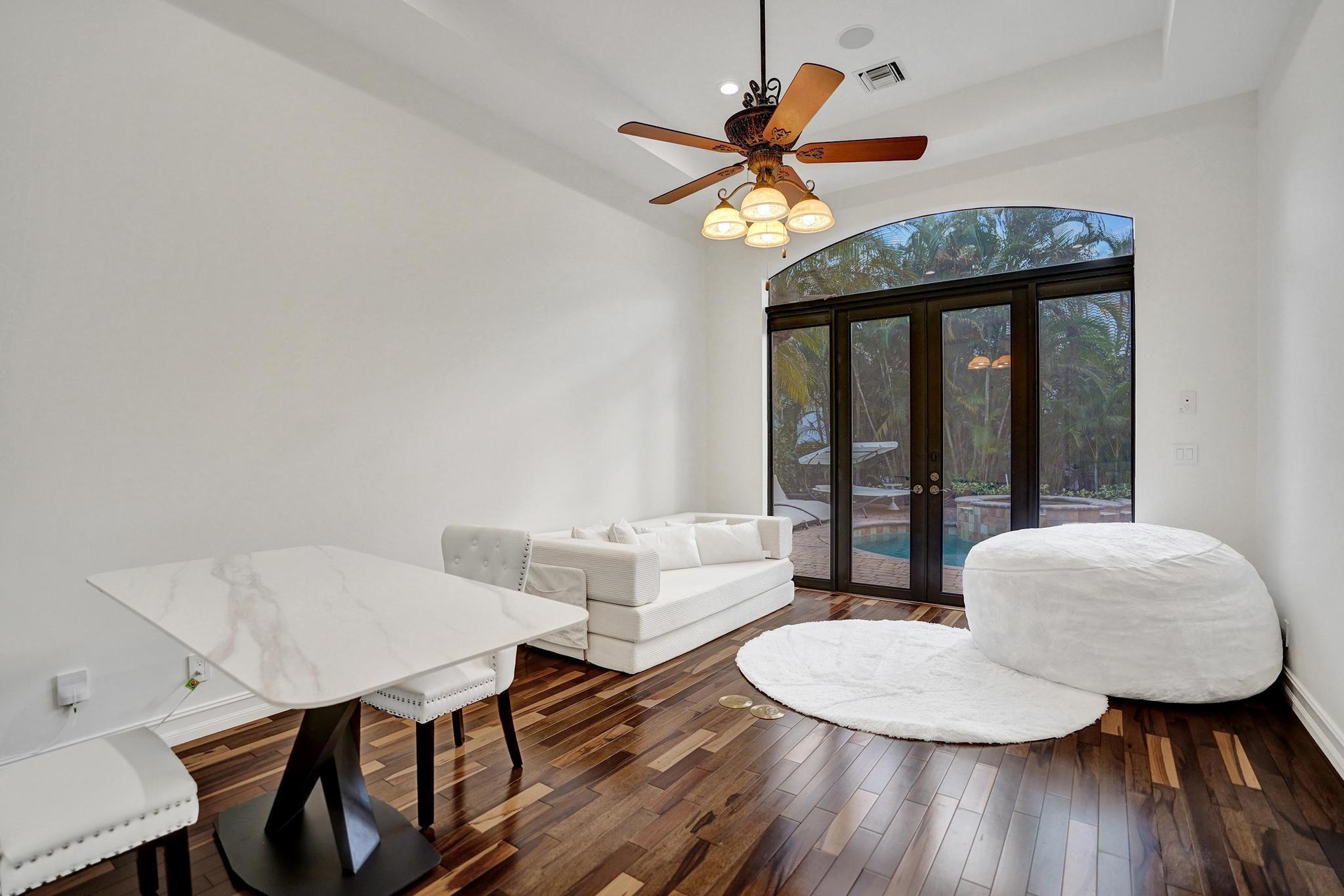 17682 Middlebrook, Boca Raton FL 33496