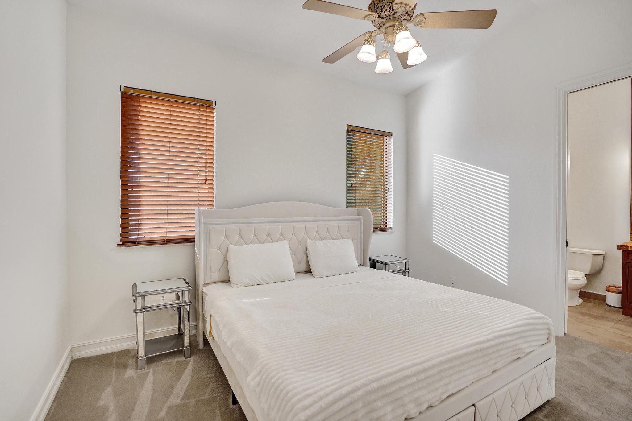17682 Middlebrook, Boca Raton FL 33496