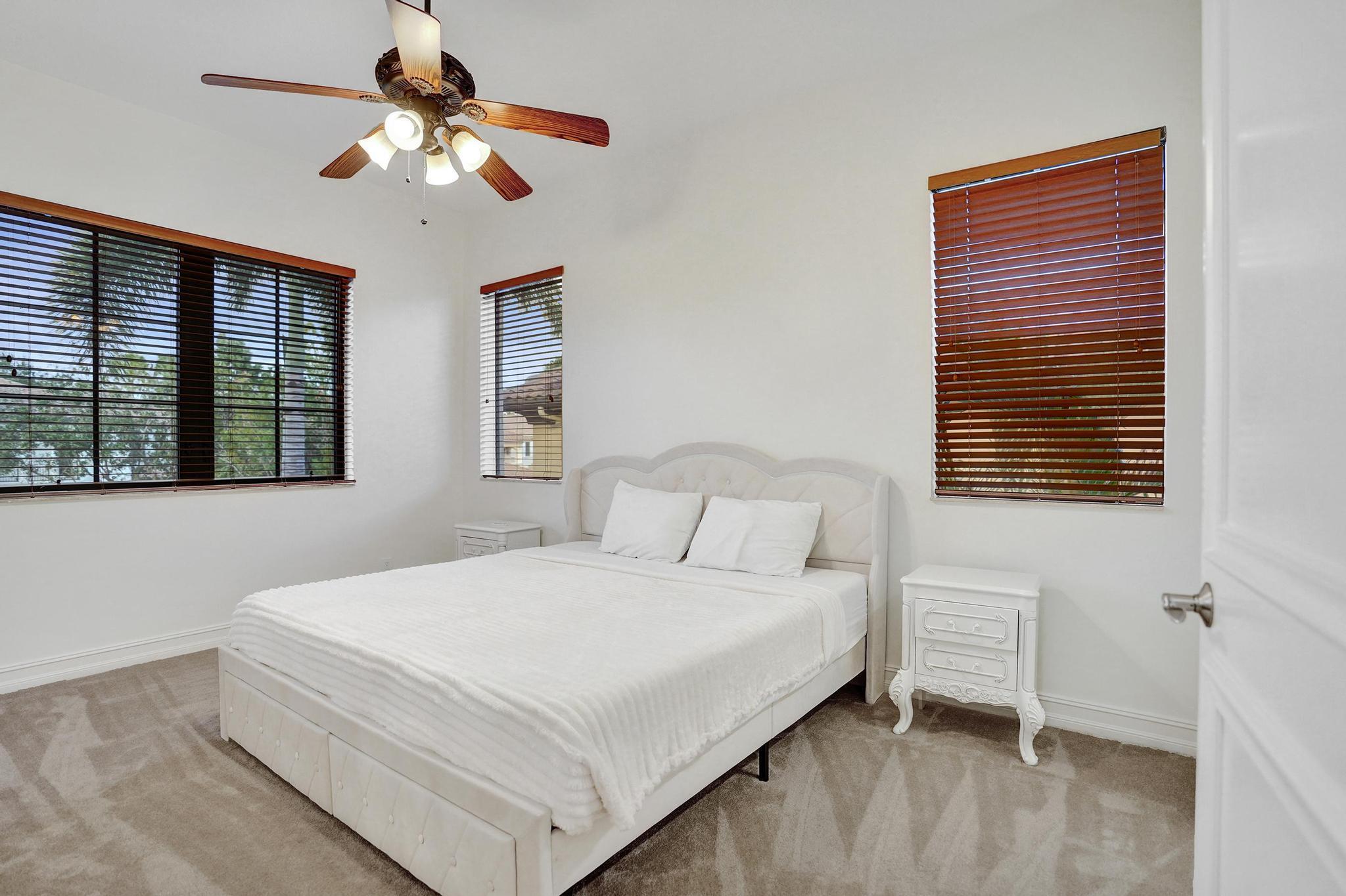 17682 Middlebrook, Boca Raton FL 33496