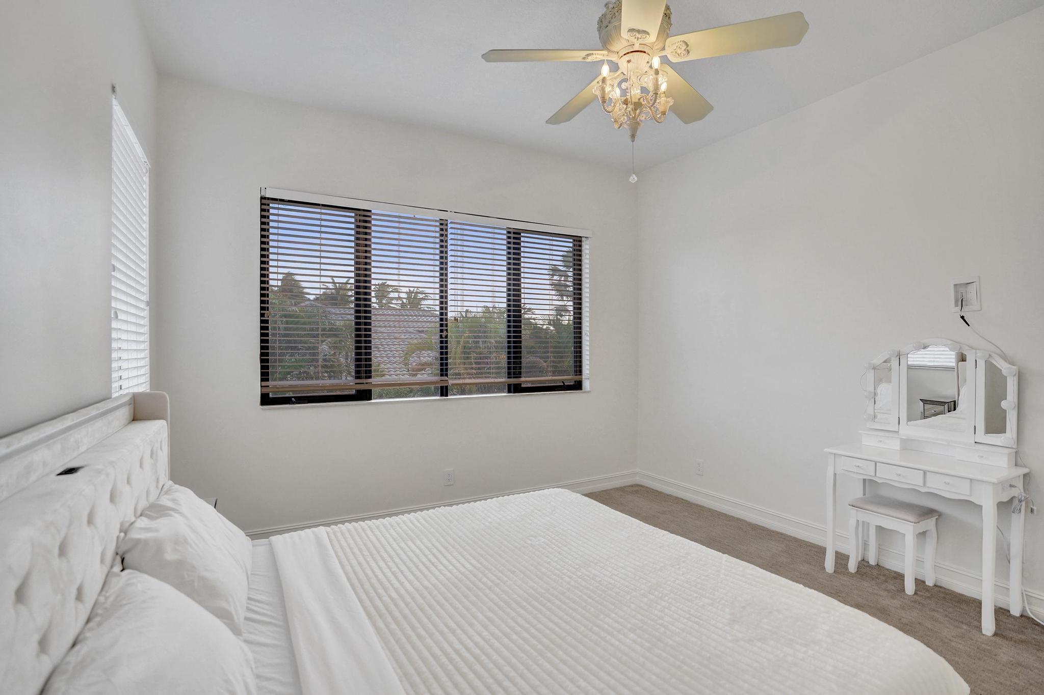 17682 Middlebrook, Boca Raton FL 33496