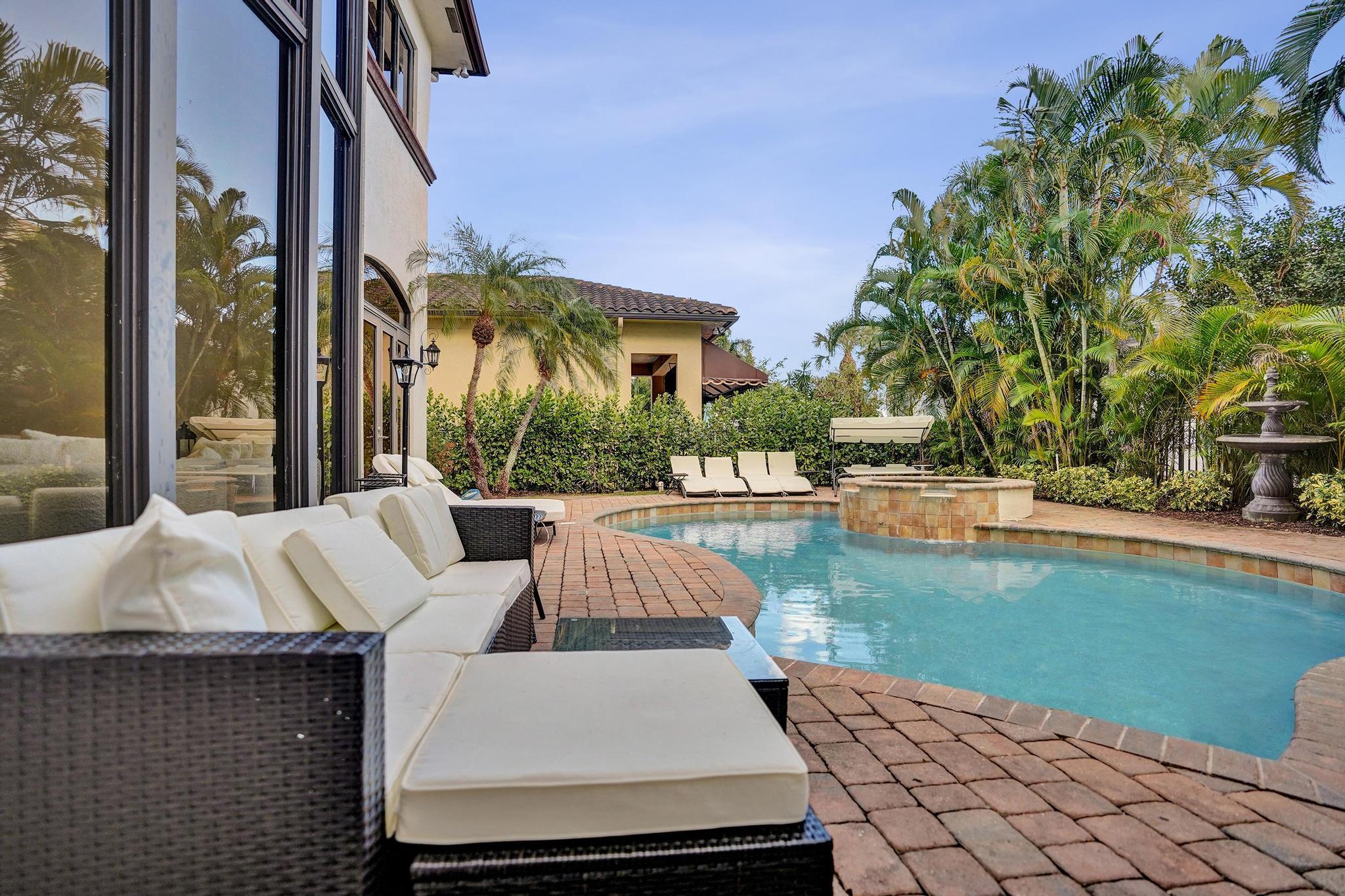 17682 Middlebrook, Boca Raton FL 33496