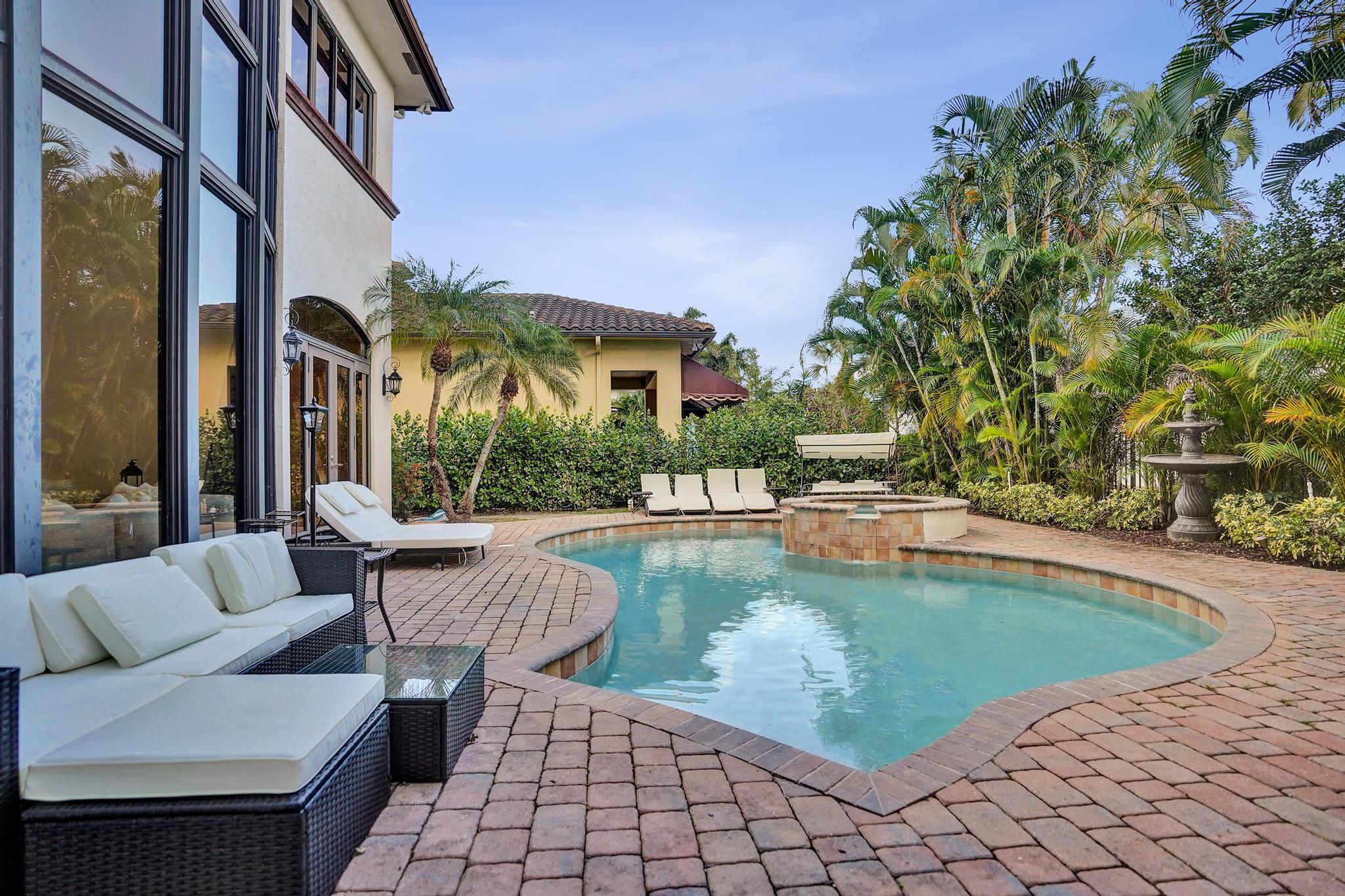 17682 Middlebrook, Boca Raton FL 33496