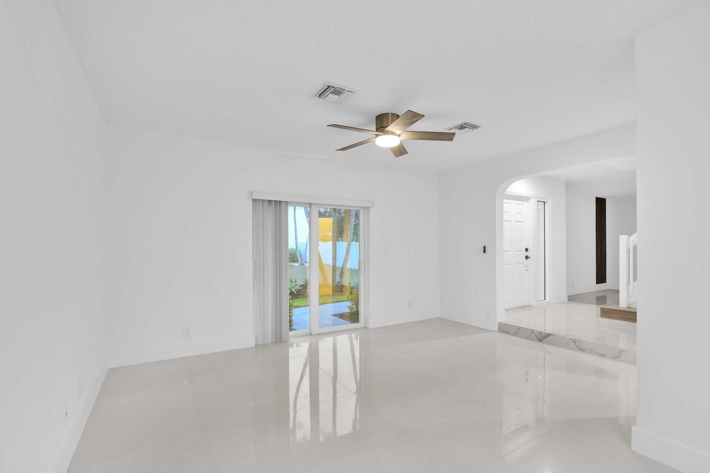 8608 Via Giula, Boca Raton FL 33496