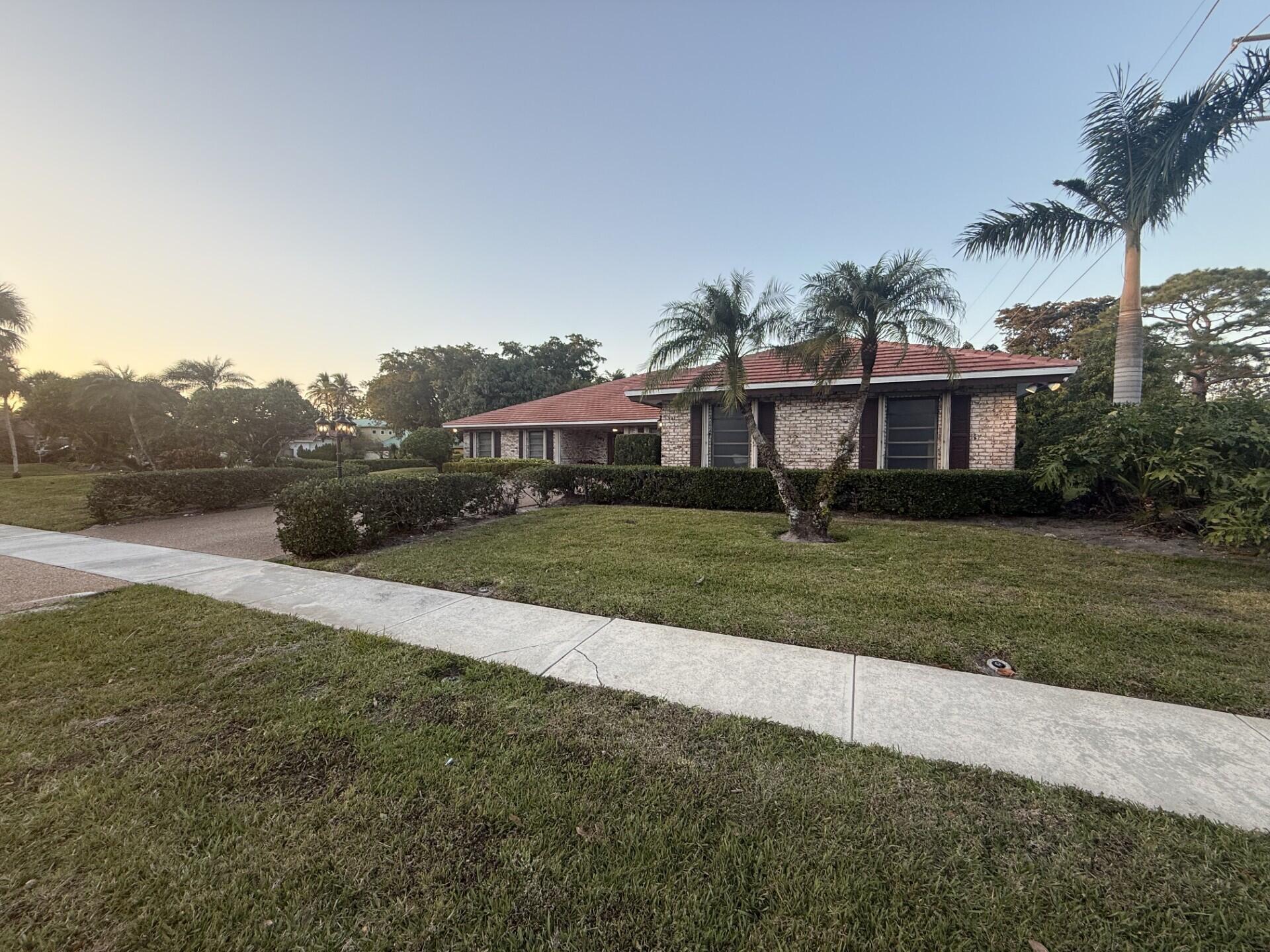2101 NW 25th, Boca Raton FL 33431