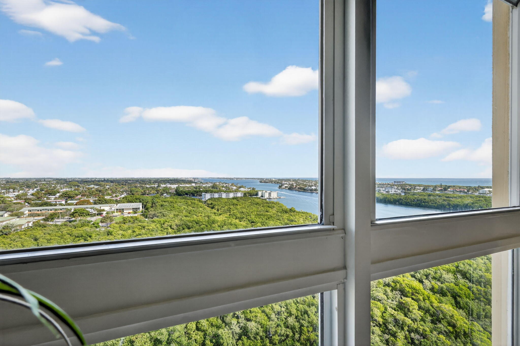 700 E Boynton Beach #Ph 2, Boynton Beach FL 33435