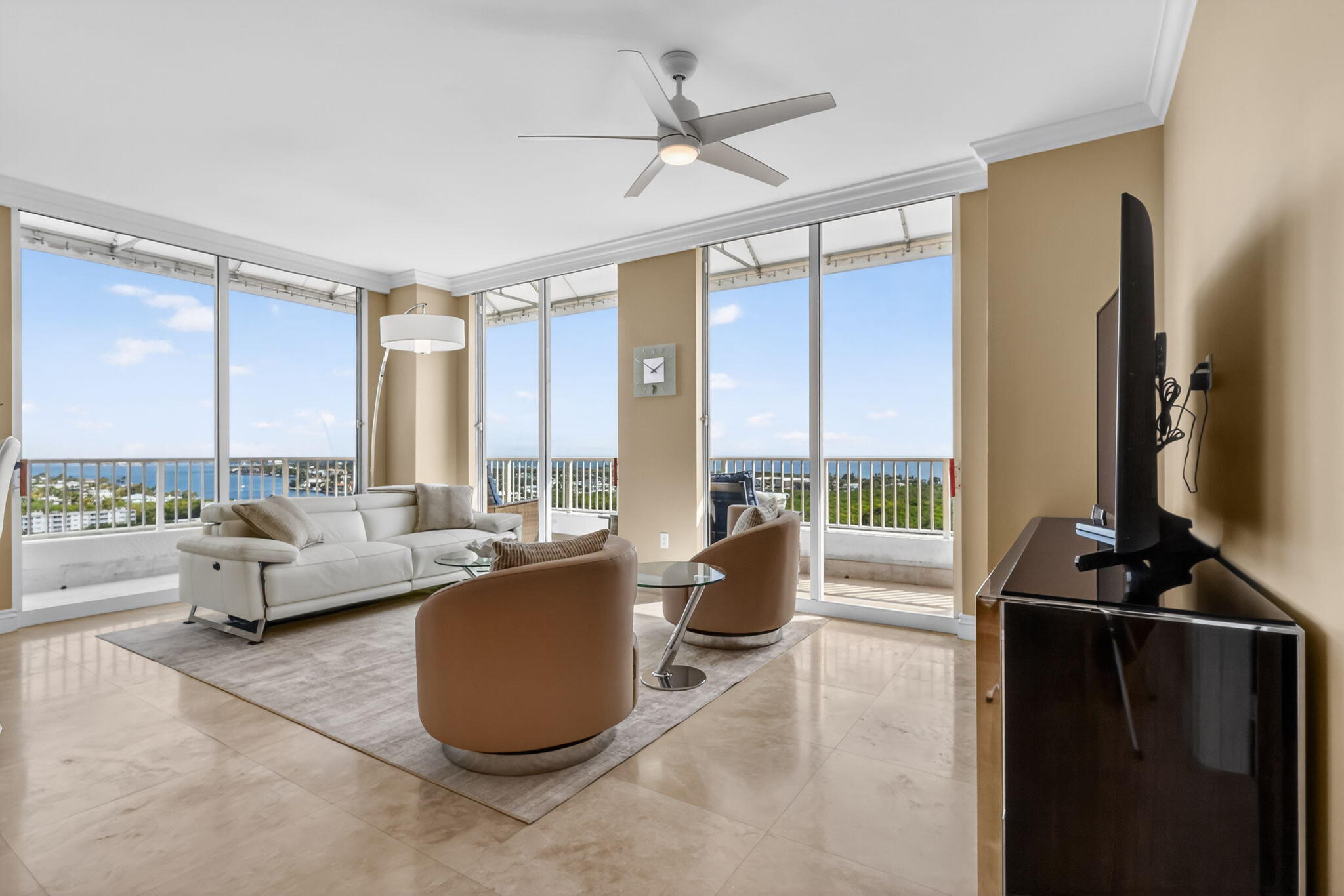 700 E Boynton Beach #Ph 2, Boynton Beach FL 33435