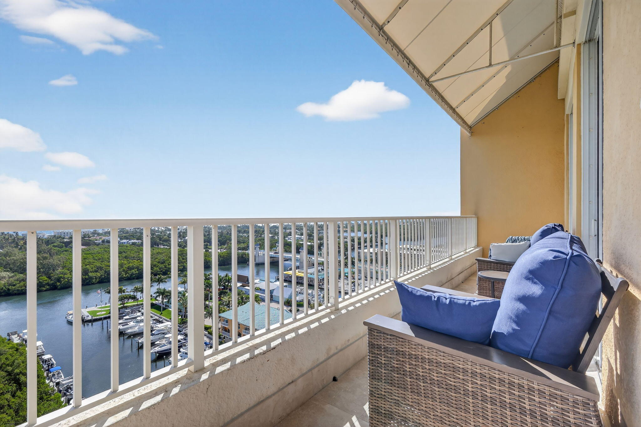 700 E Boynton Beach #Ph 2, Boynton Beach FL 33435