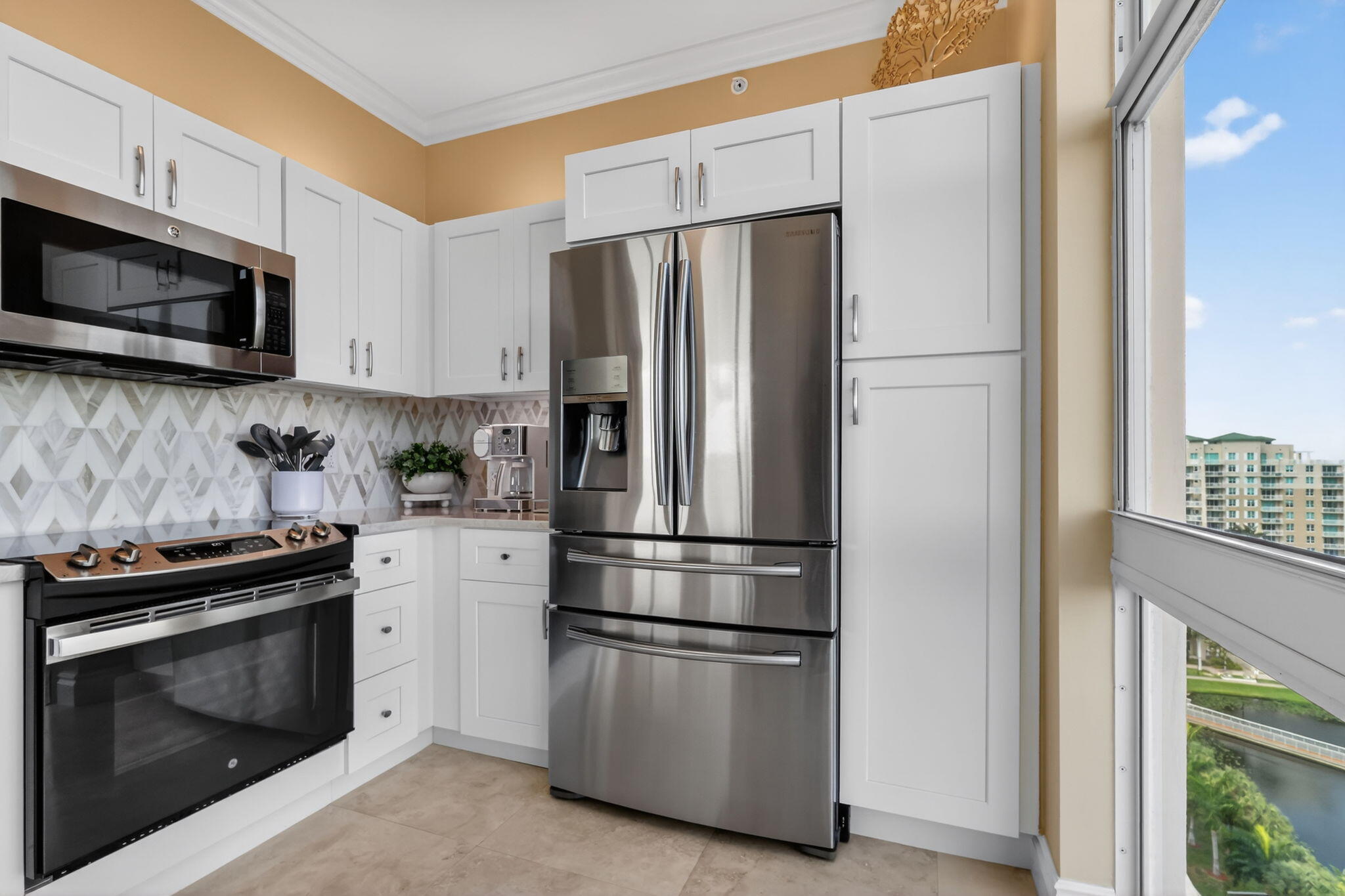 700 E Boynton Beach #Ph 2, Boynton Beach FL 33435