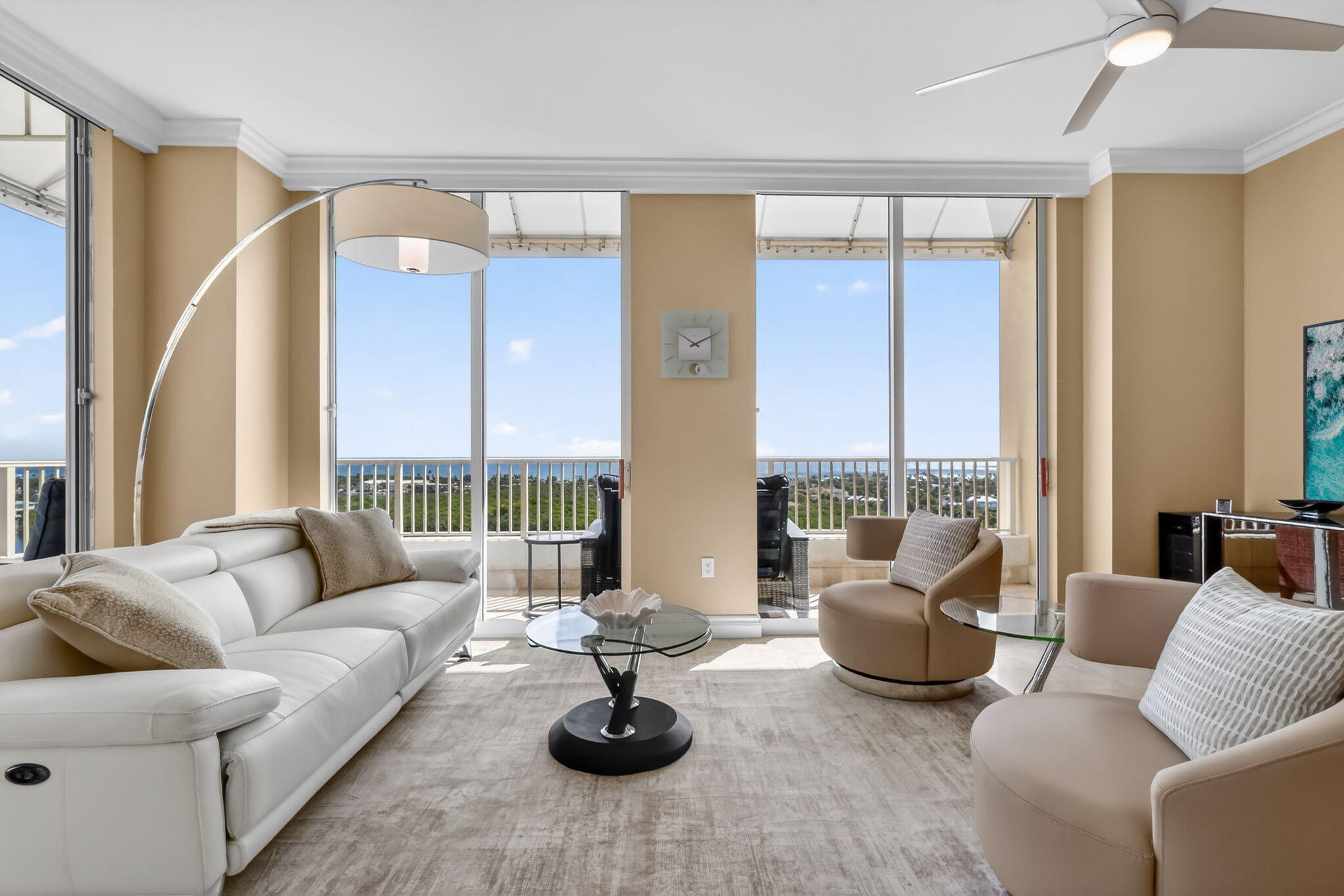 700 E Boynton Beach #Ph 2, Boynton Beach FL 33435