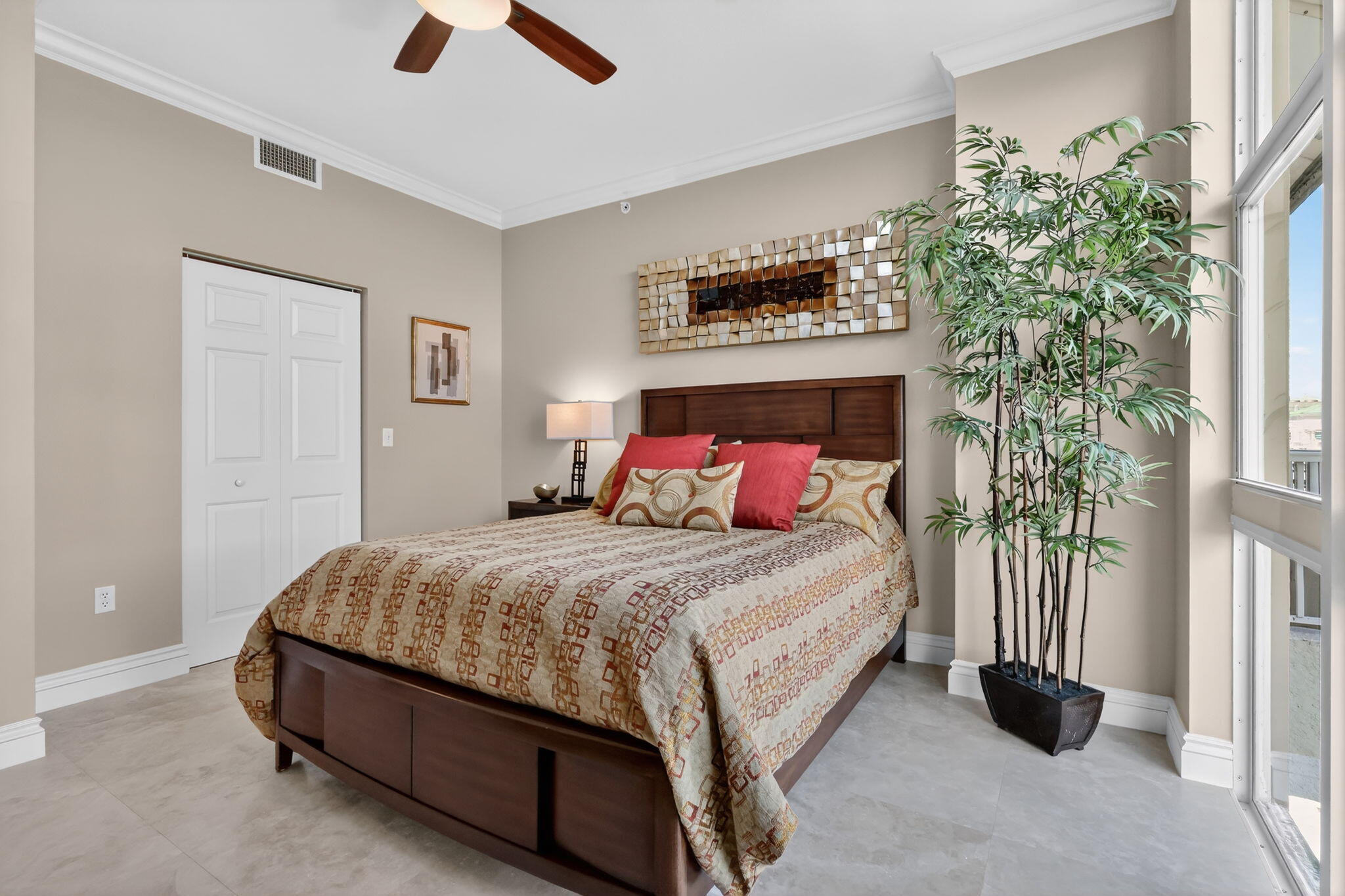 700 E Boynton Beach #Ph 2, Boynton Beach FL 33435