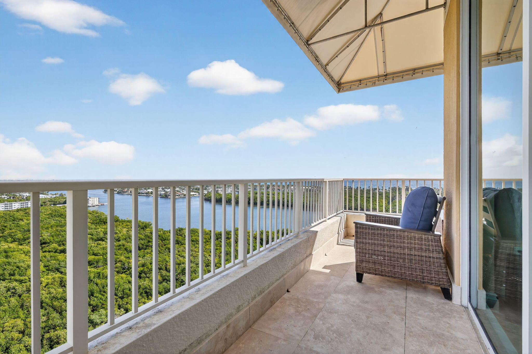 700 E Boynton Beach #Ph 2, Boynton Beach FL 33435