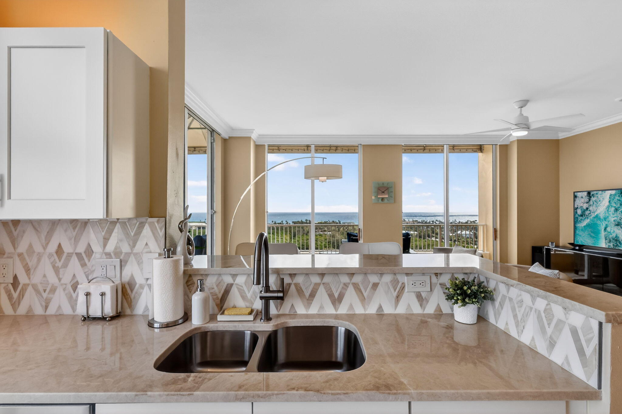 700 E Boynton Beach #Ph 2, Boynton Beach FL 33435