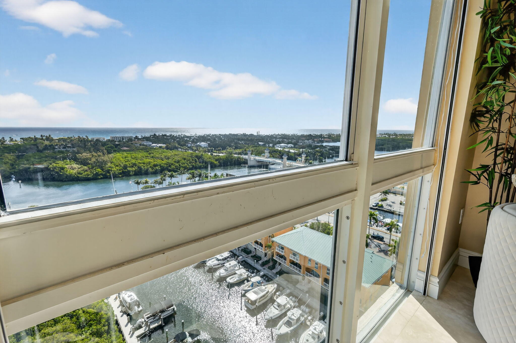 700 E Boynton Beach #Ph 2, Boynton Beach FL 33435