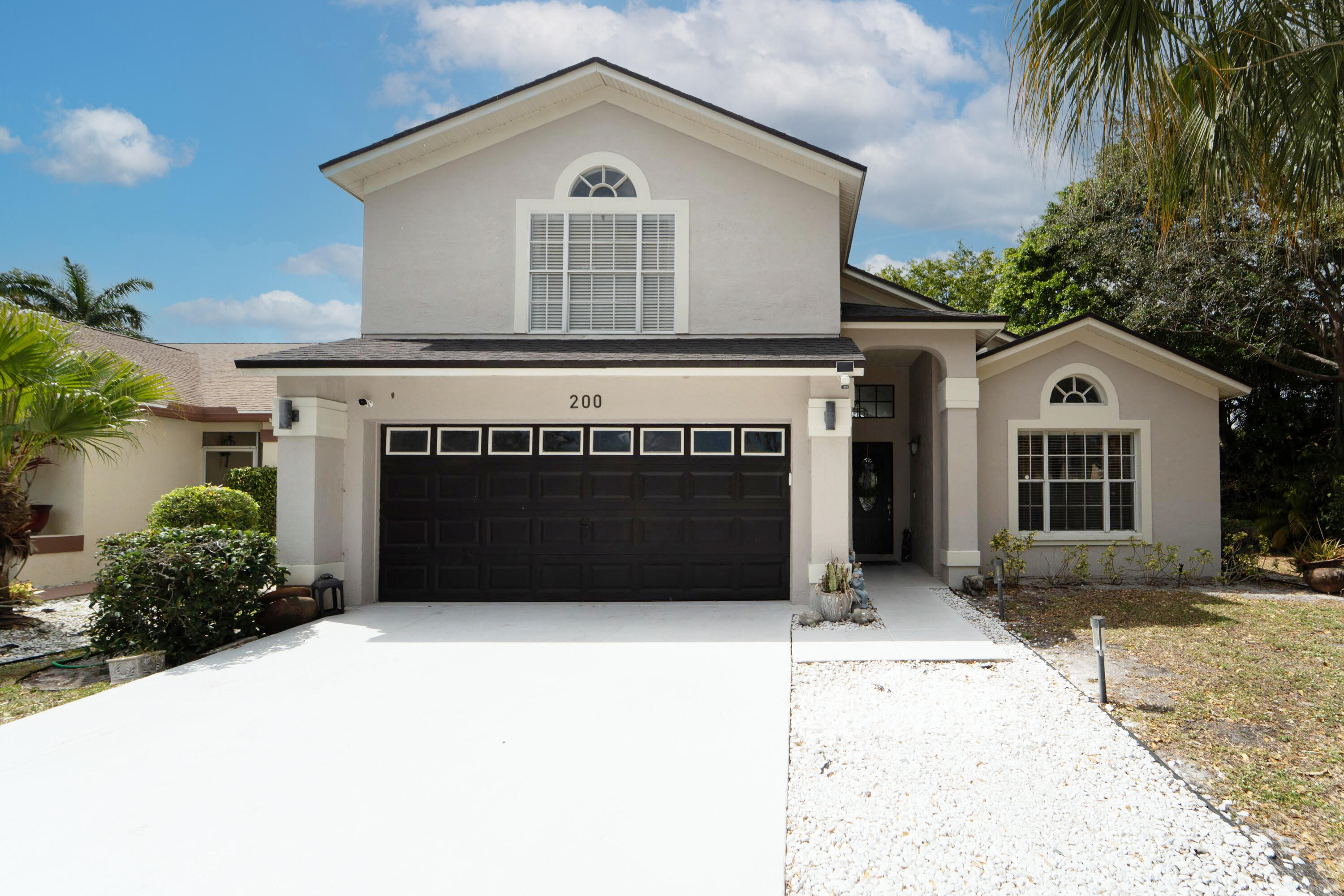 200 Trails End, West Palm Beach FL 33413