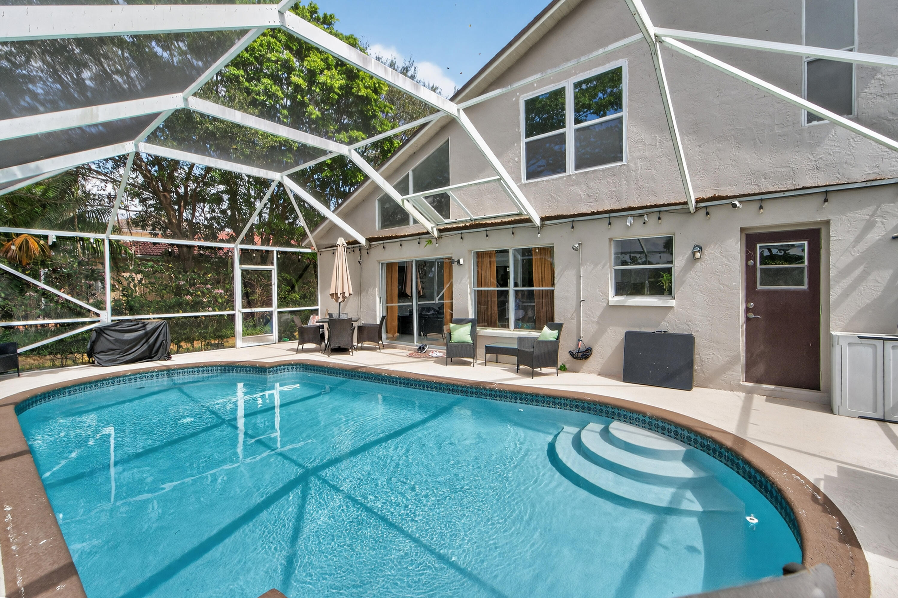 200 Trails End, West Palm Beach FL 33413