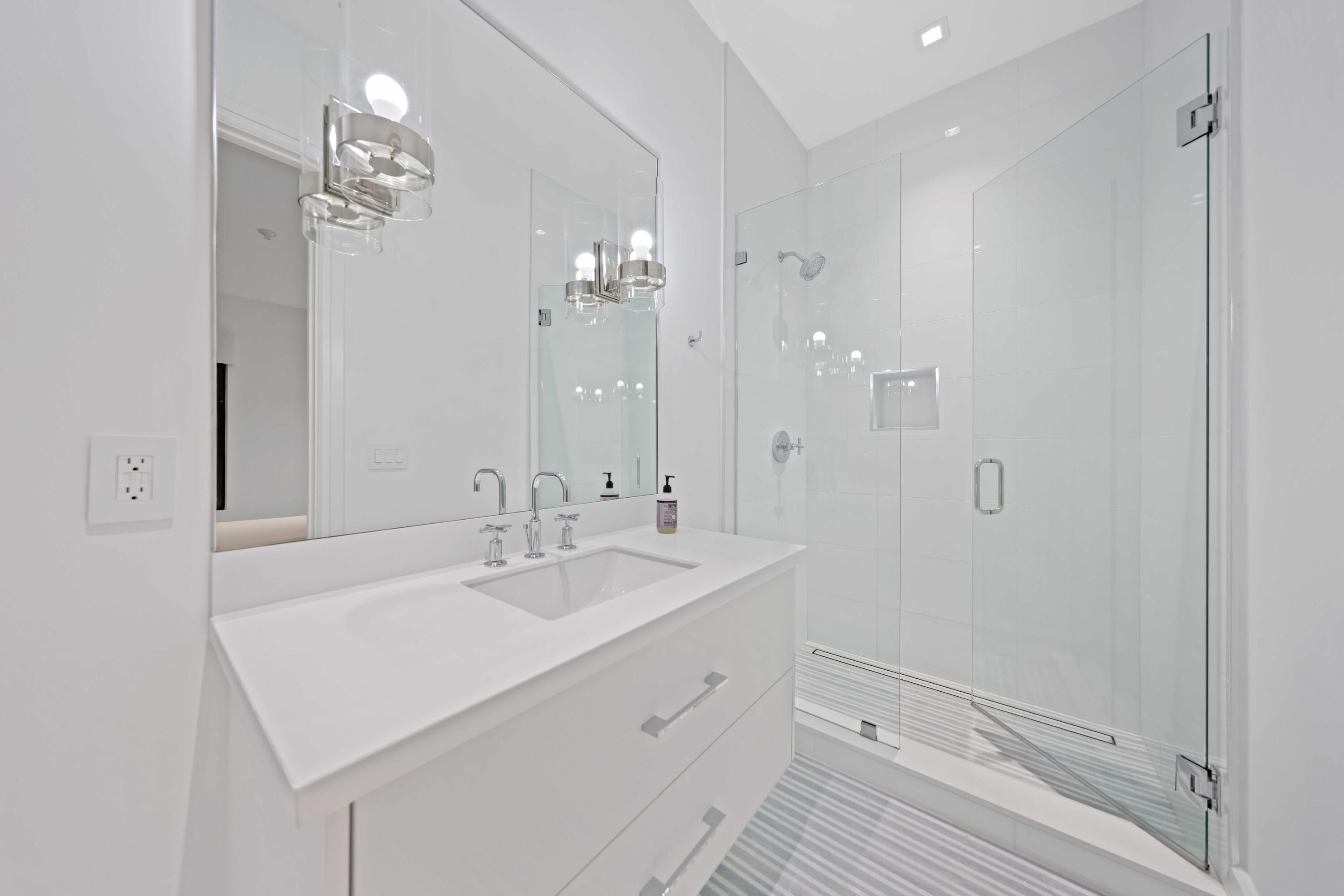 248 E Lakewood, West Palm Beach FL 33405