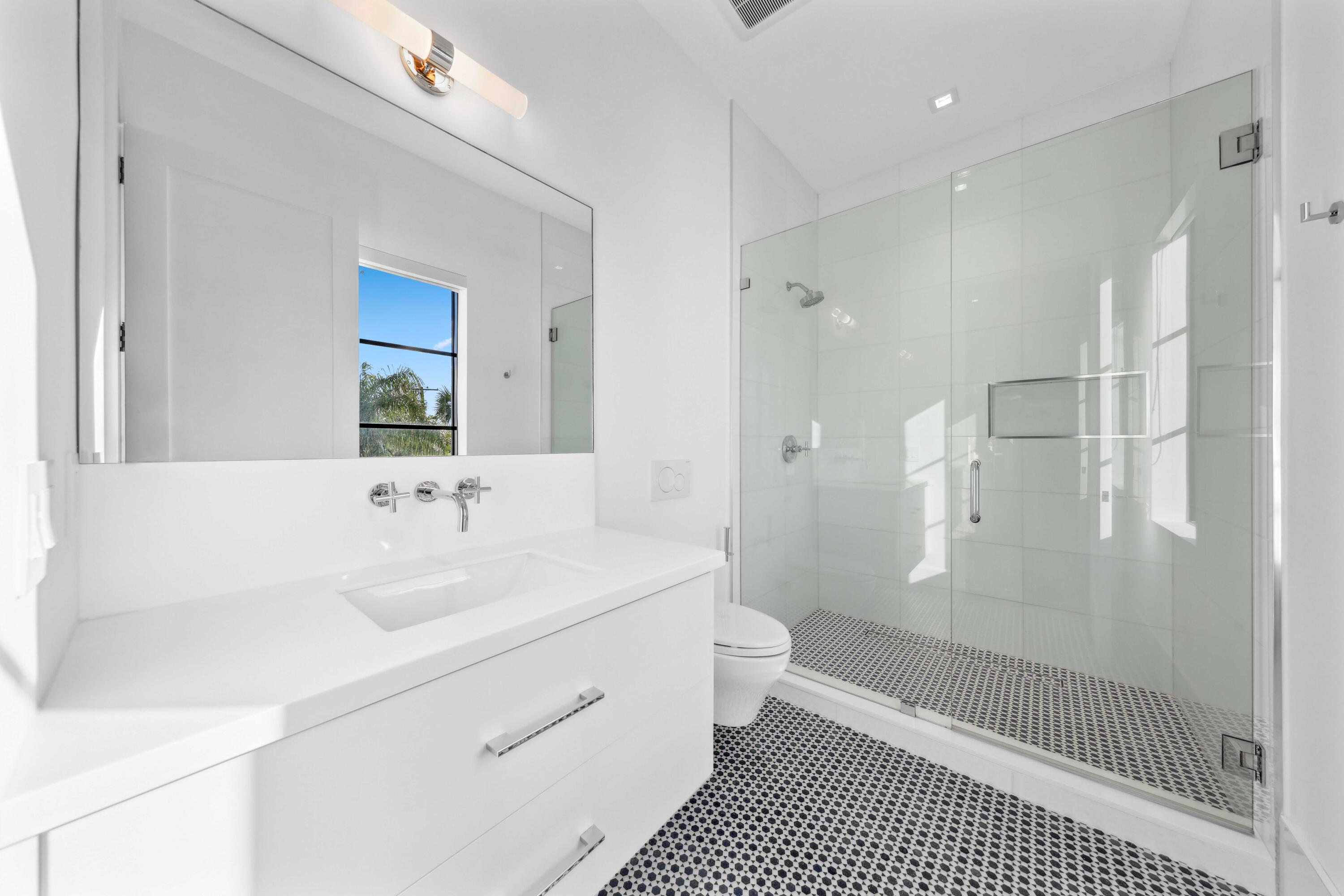 248 E Lakewood, West Palm Beach FL 33405