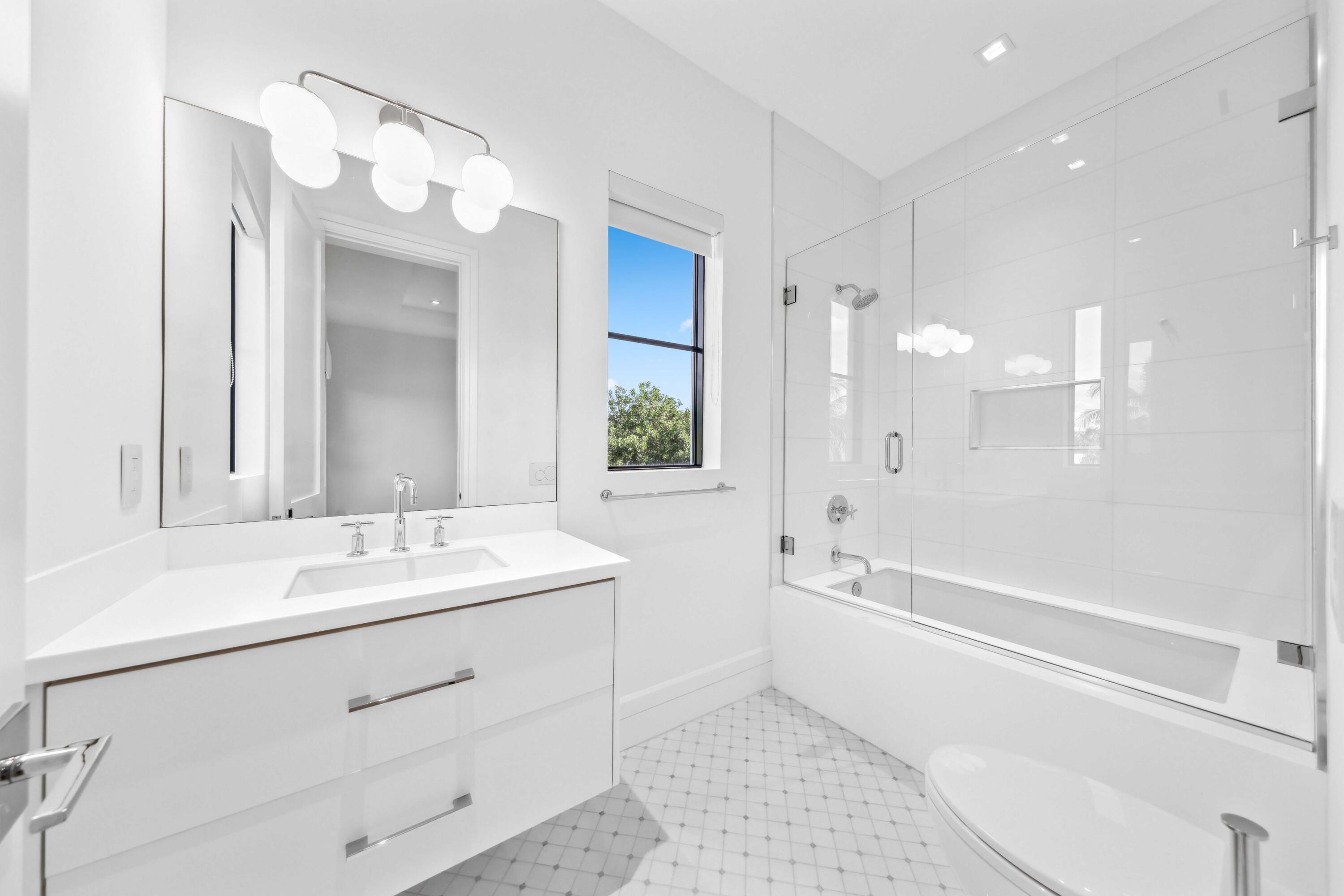 248 E Lakewood, West Palm Beach FL 33405