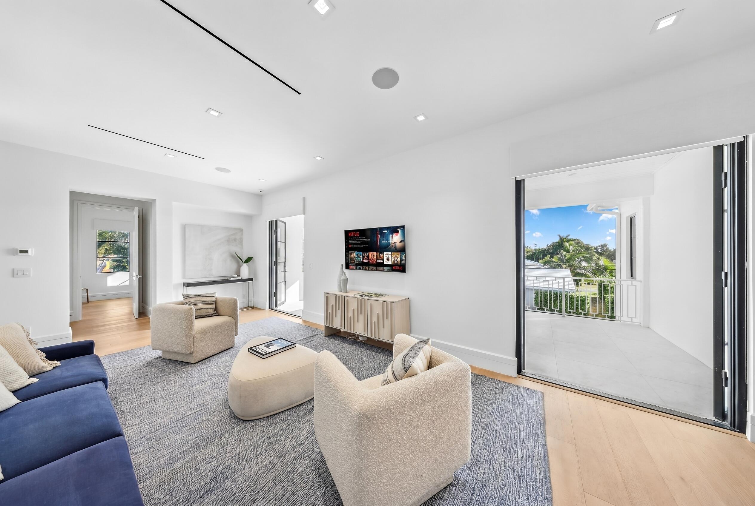 248 E Lakewood, West Palm Beach FL 33405