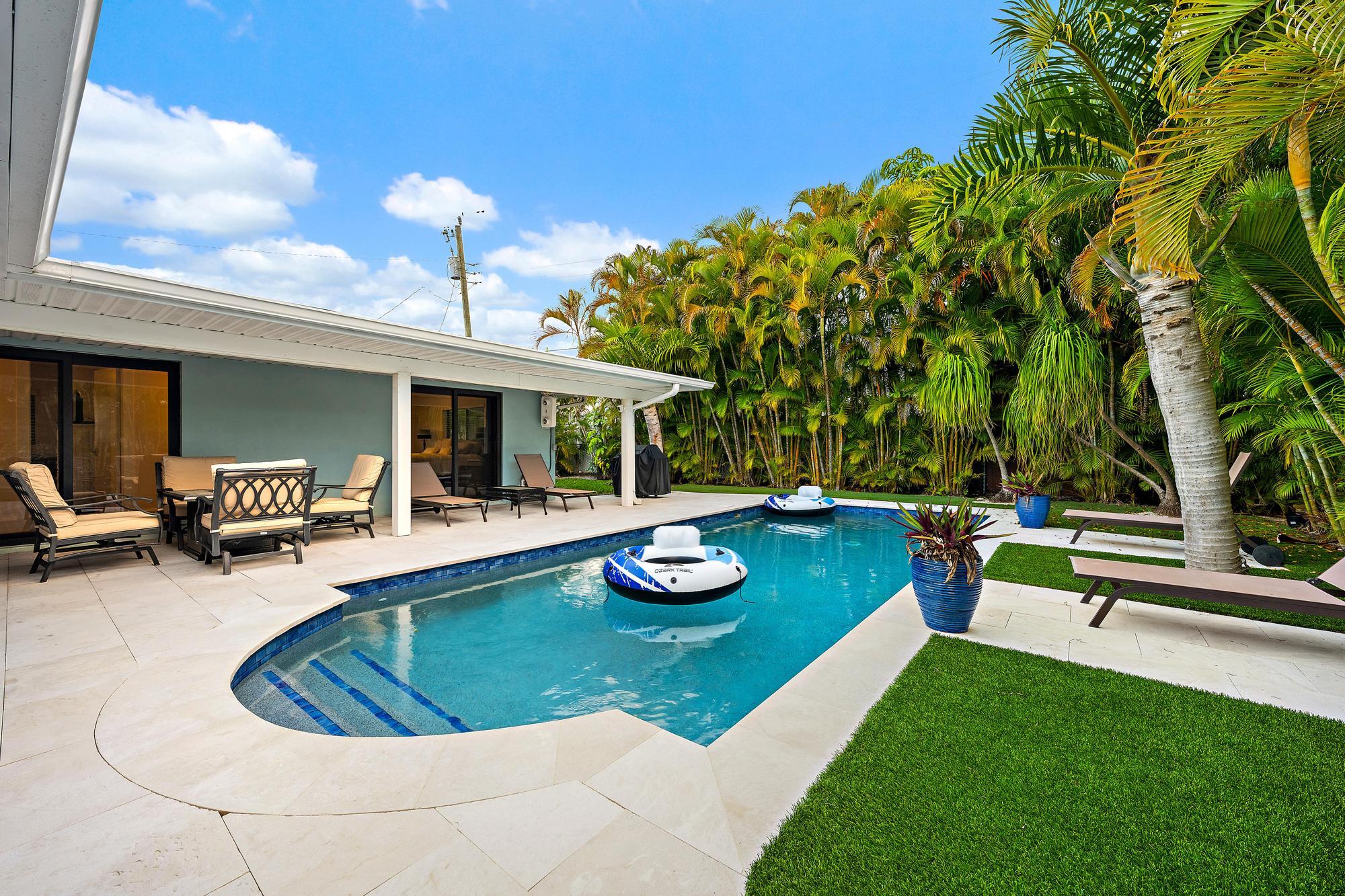 1120 Singer, Riviera Beach FL 33404