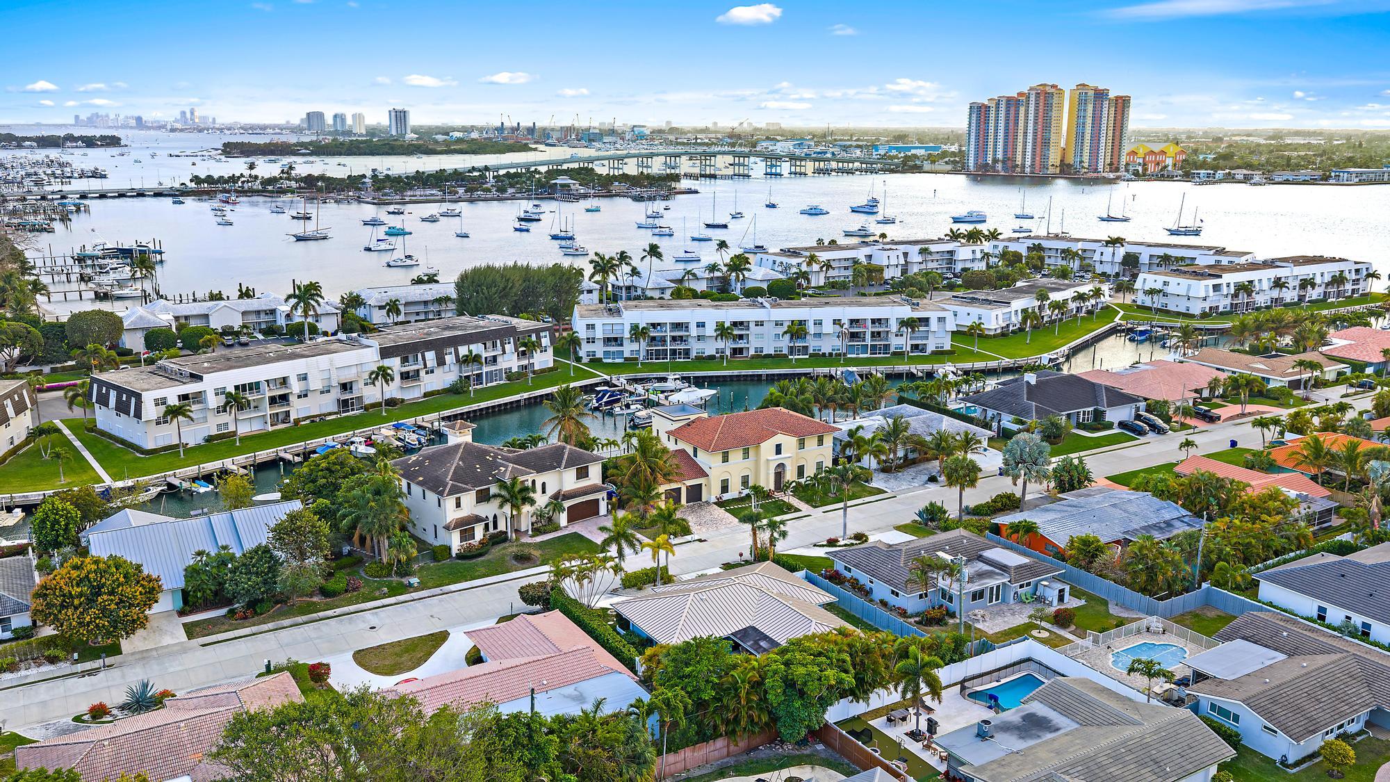 1120 Singer, Riviera Beach FL 33404