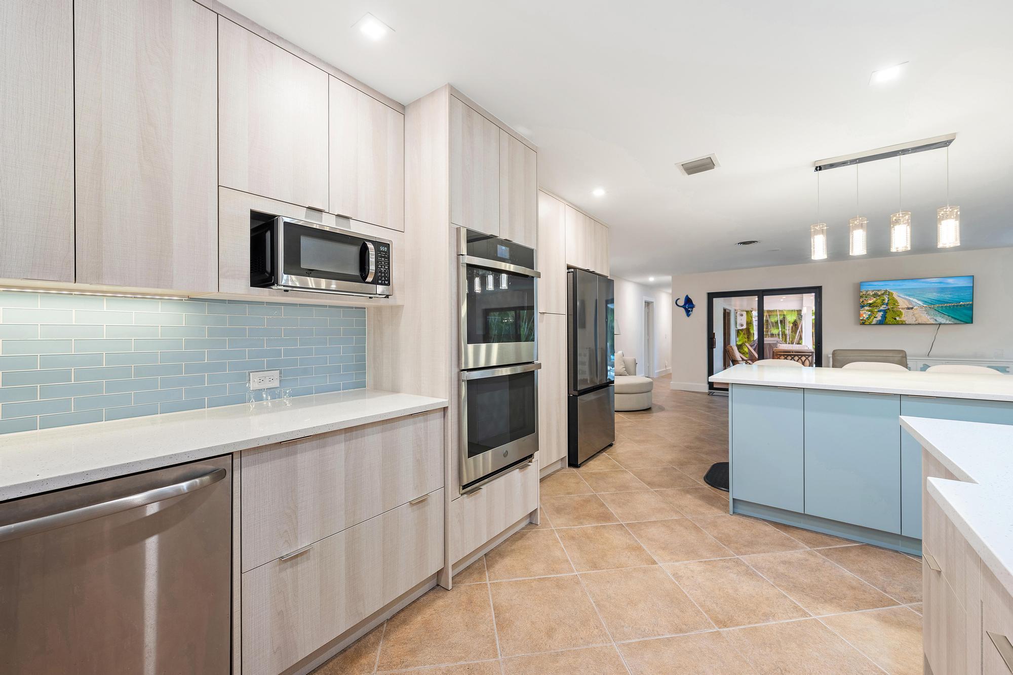 1120 Singer, Riviera Beach FL 33404