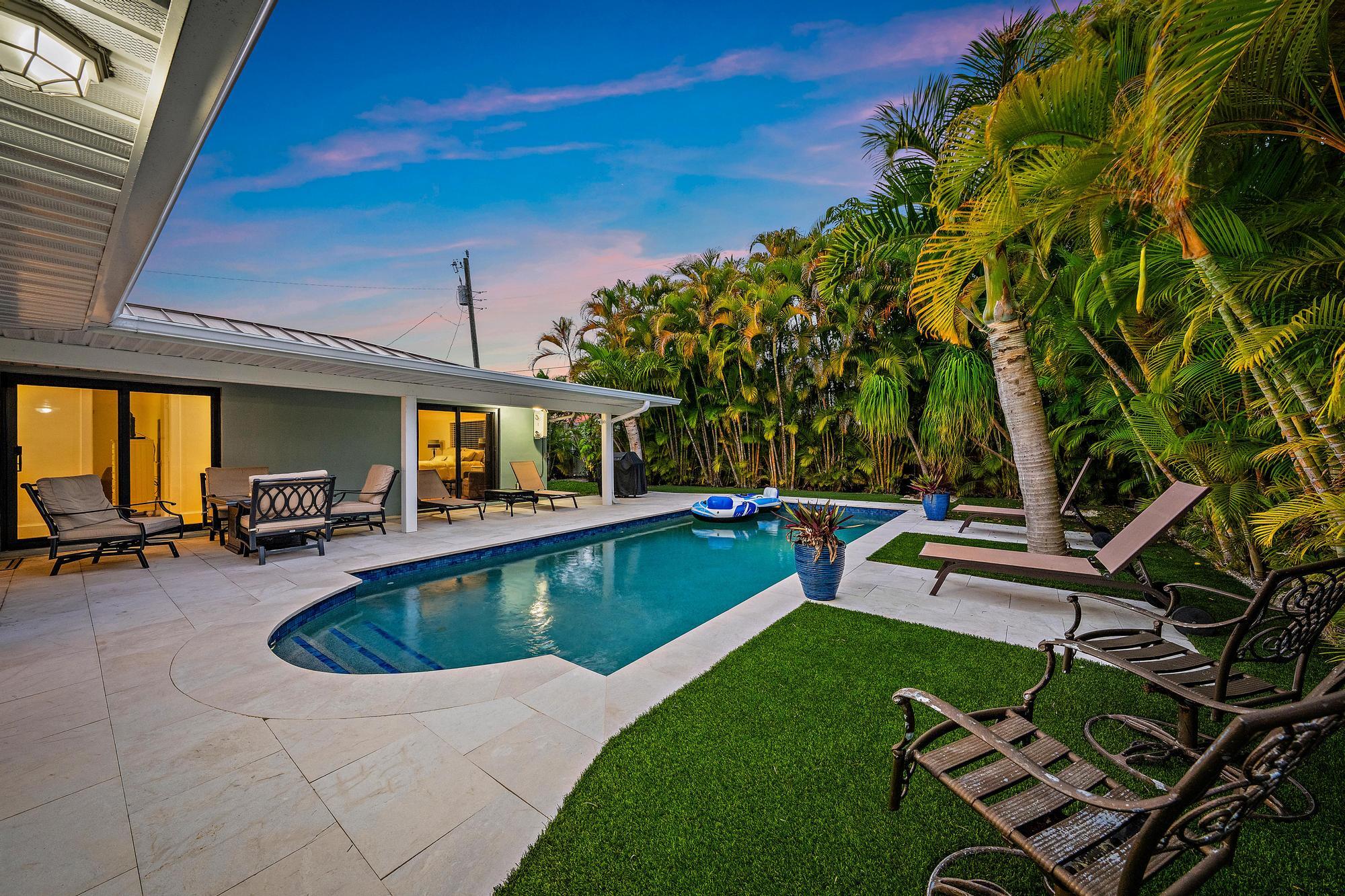 1120 Singer, Riviera Beach FL 33404