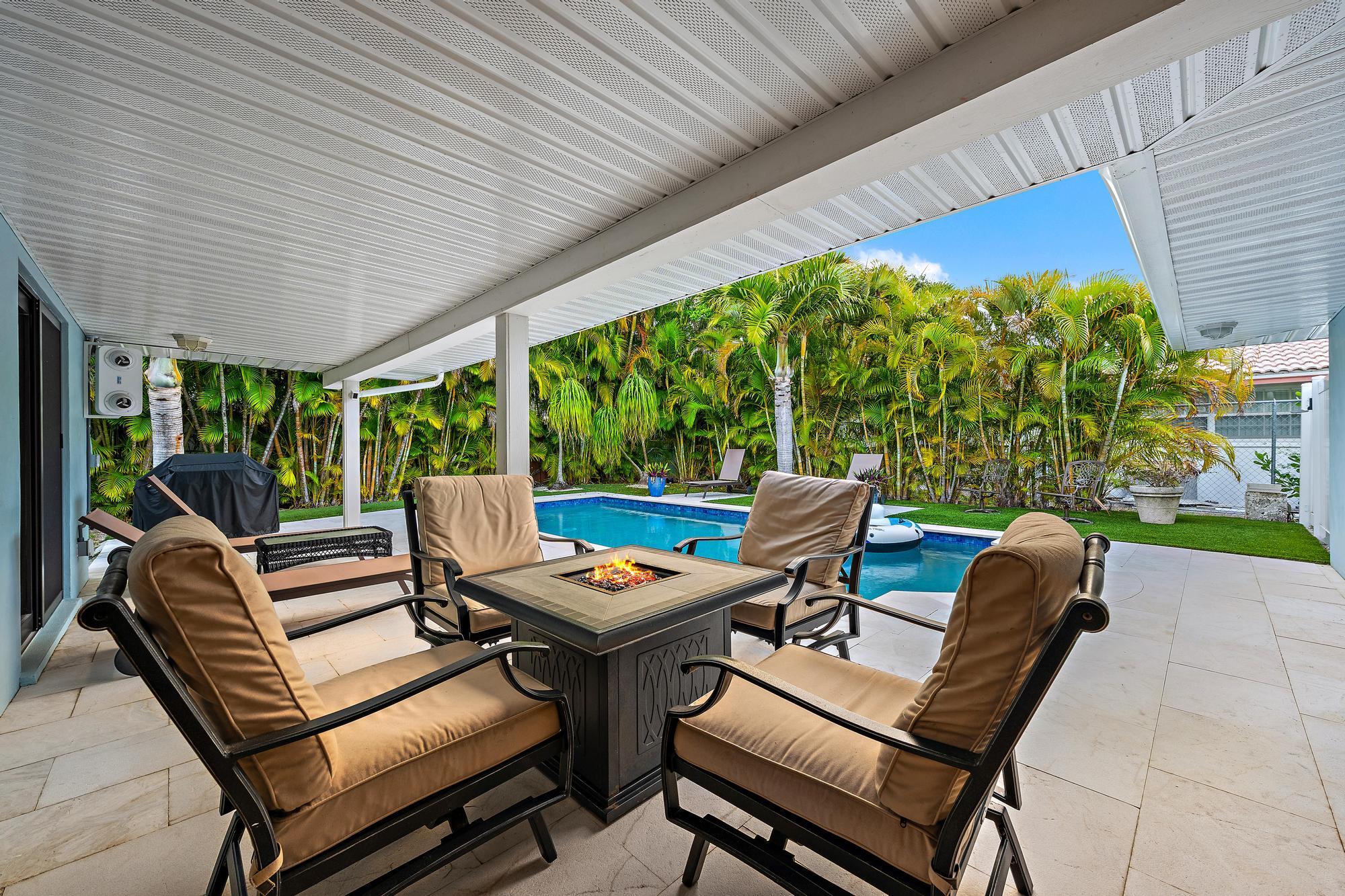 1120 Singer, Riviera Beach FL 33404