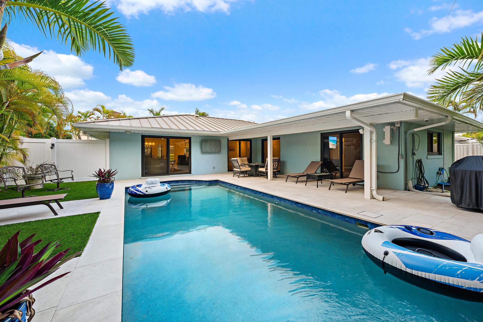 1120 Singer, Riviera Beach FL 33404
