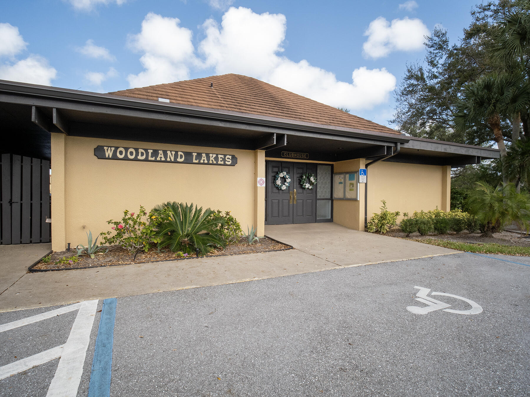 5390 Woodland Lakes #104, Palm Beach Gardens FL 33418
