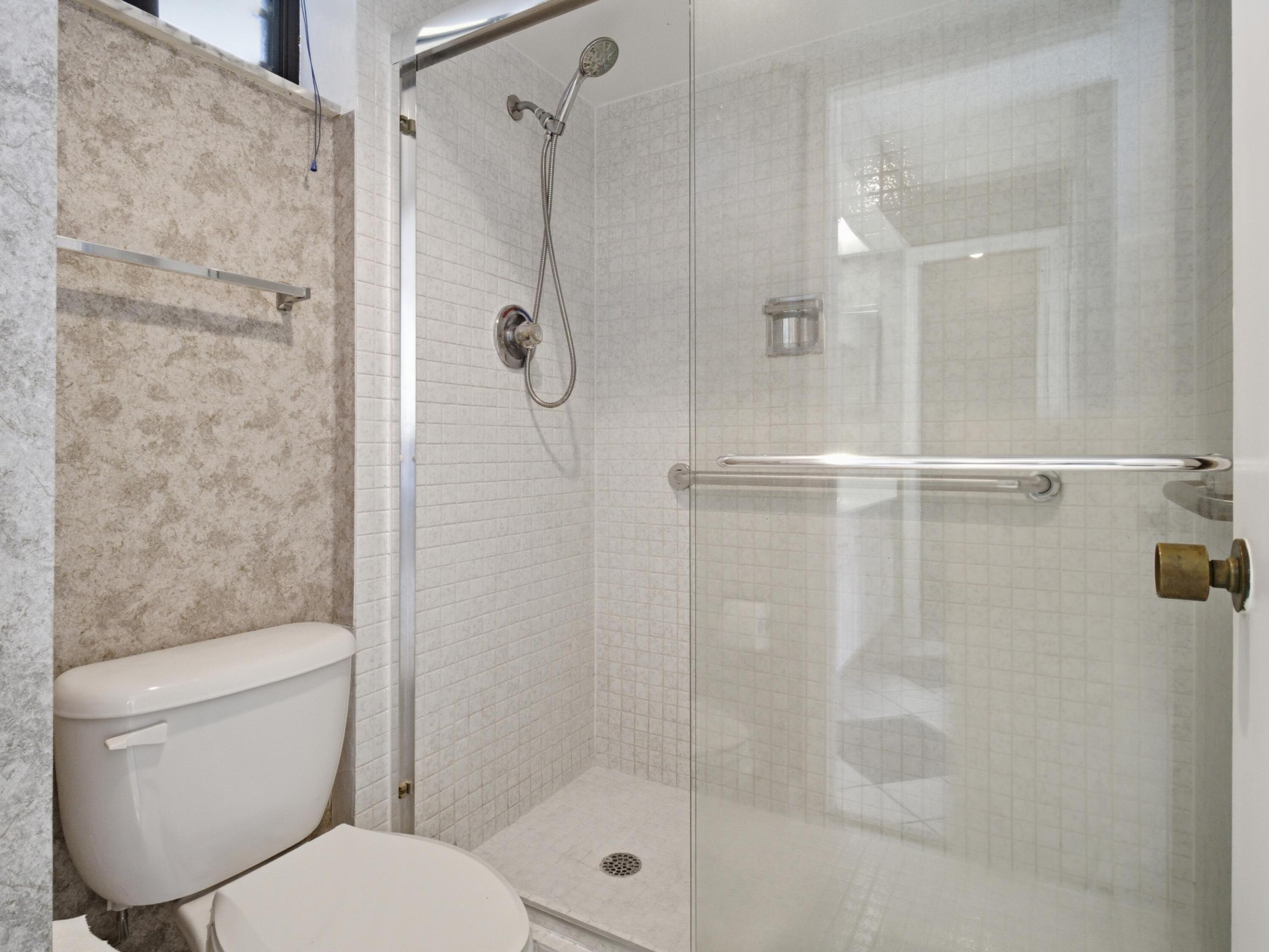 5390 Woodland Lakes #104, Palm Beach Gardens FL 33418