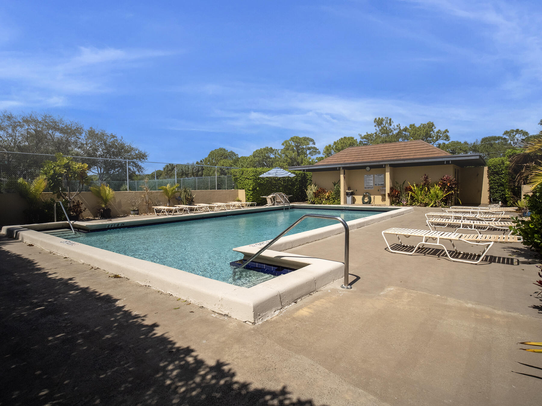 5390 Woodland Lakes #104, Palm Beach Gardens FL 33418