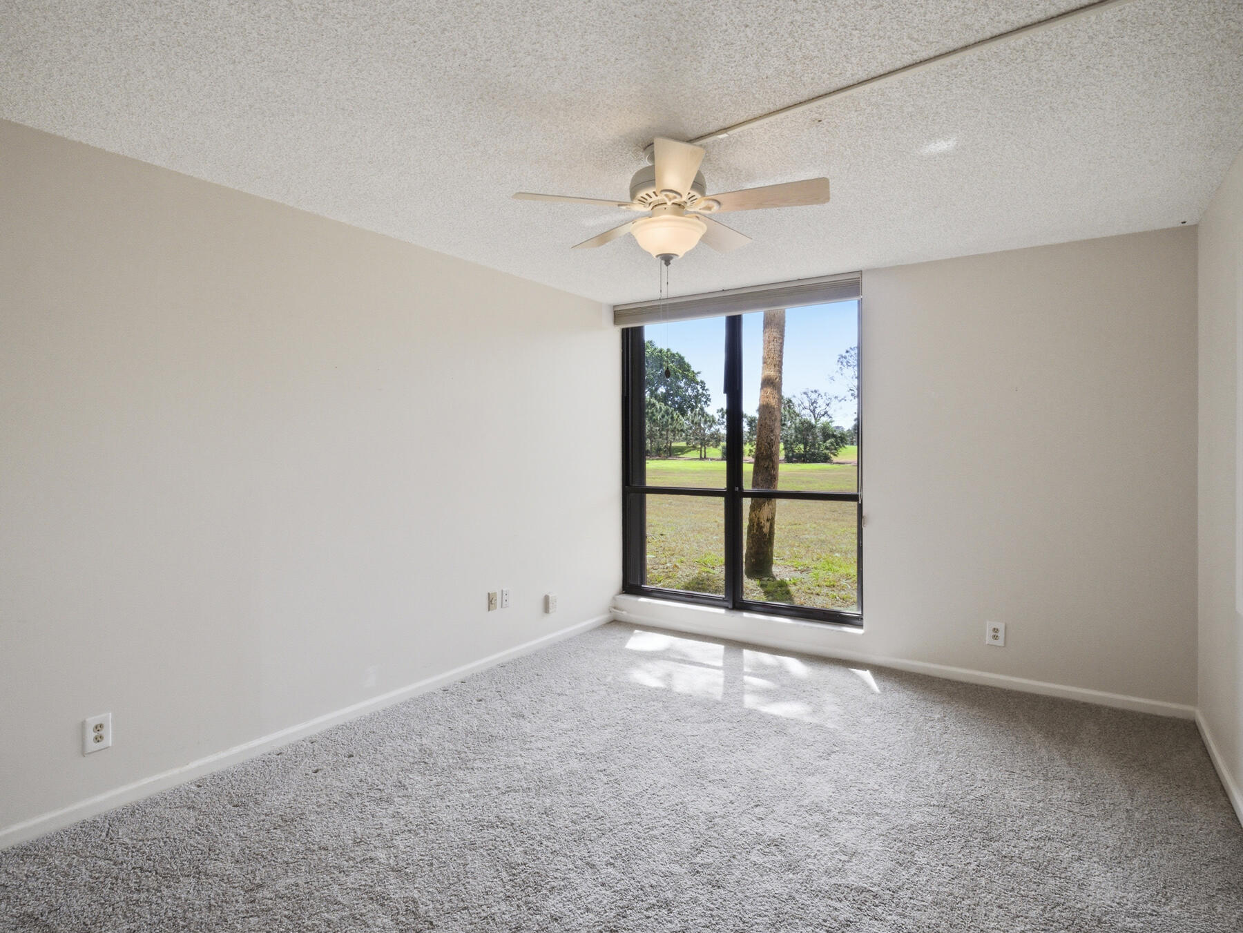5390 Woodland Lakes #104, Palm Beach Gardens FL 33418