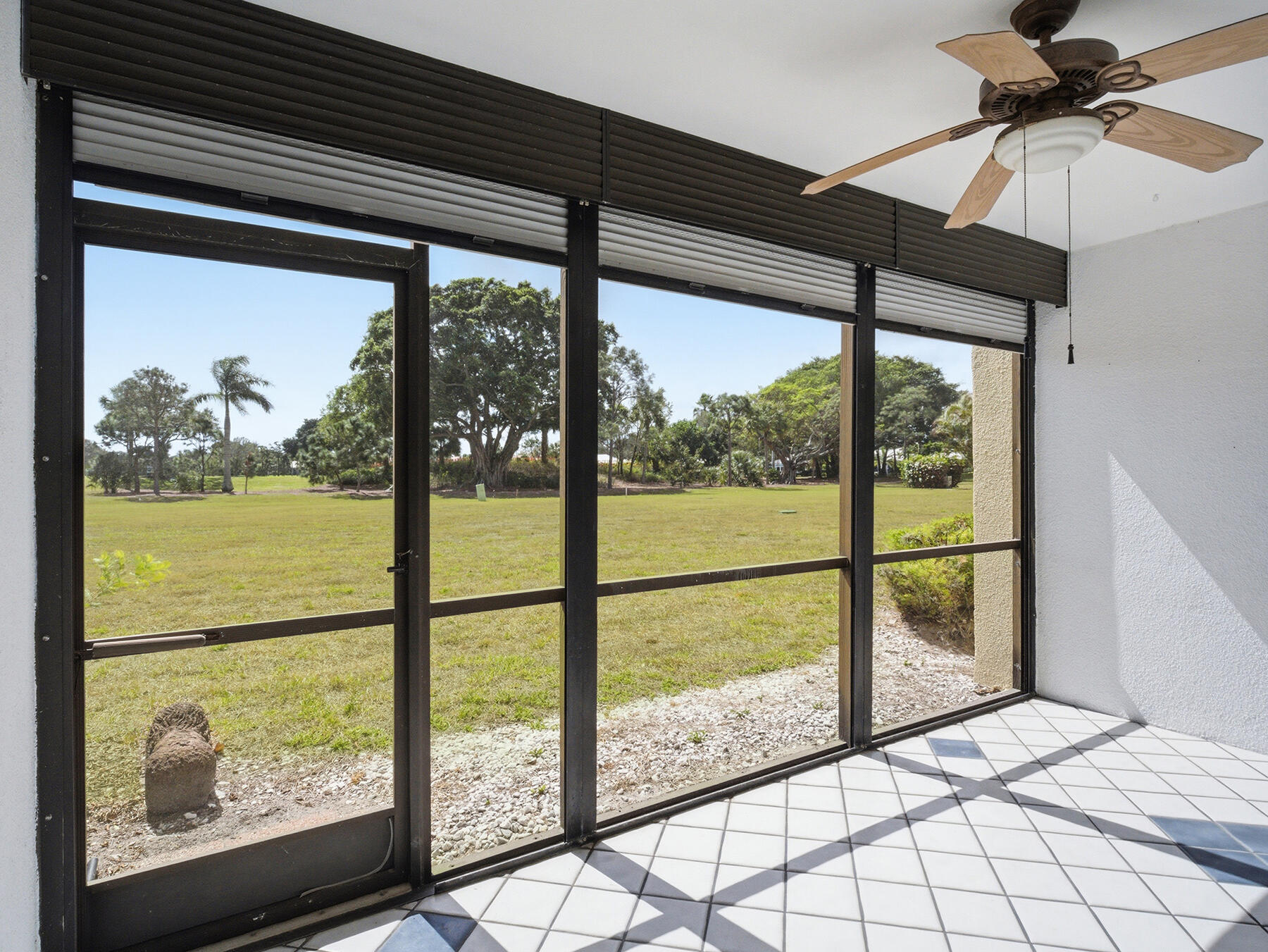 5390 Woodland Lakes #104, Palm Beach Gardens FL 33418