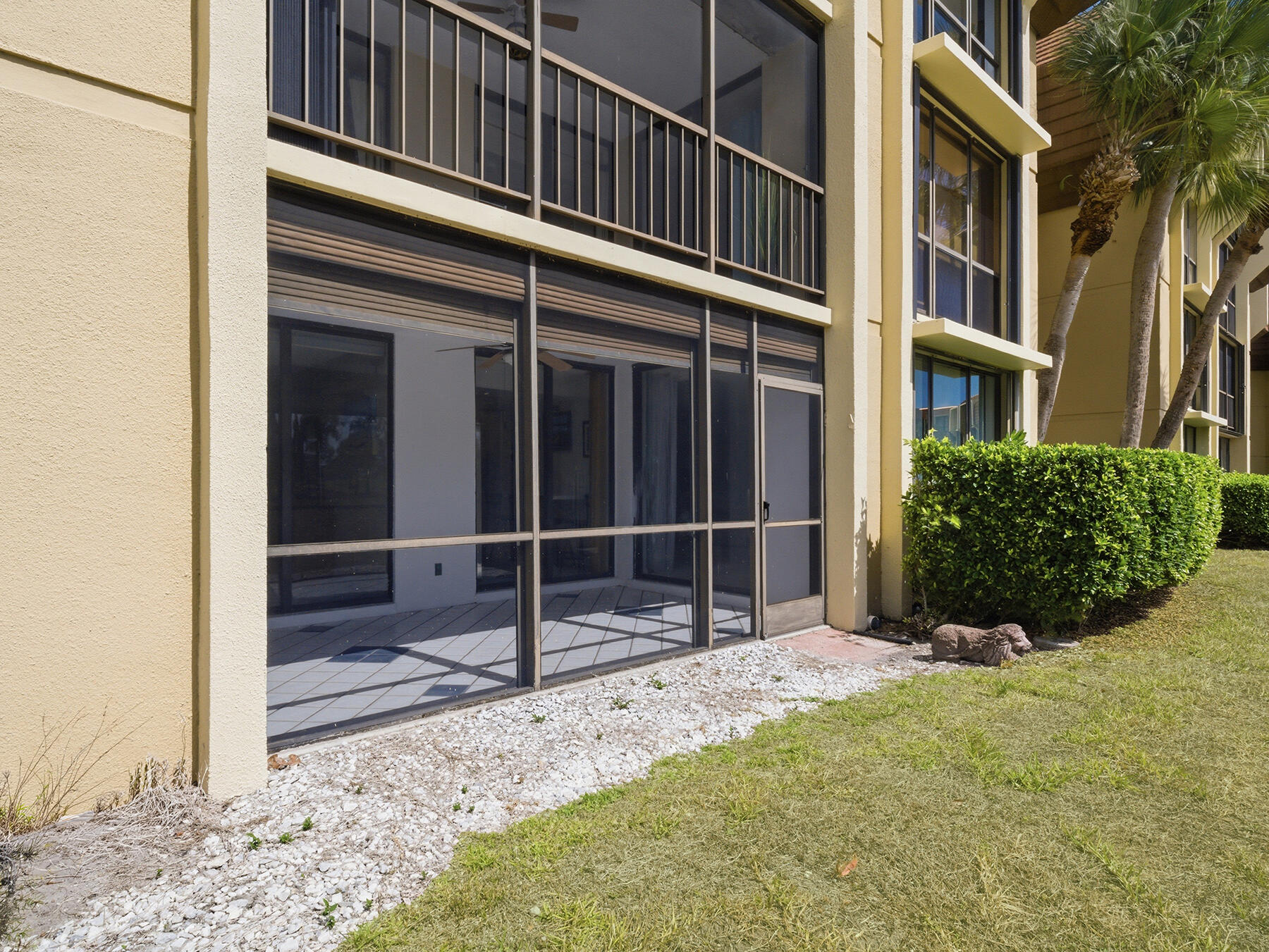 5390 Woodland Lakes #104, Palm Beach Gardens FL 33418
