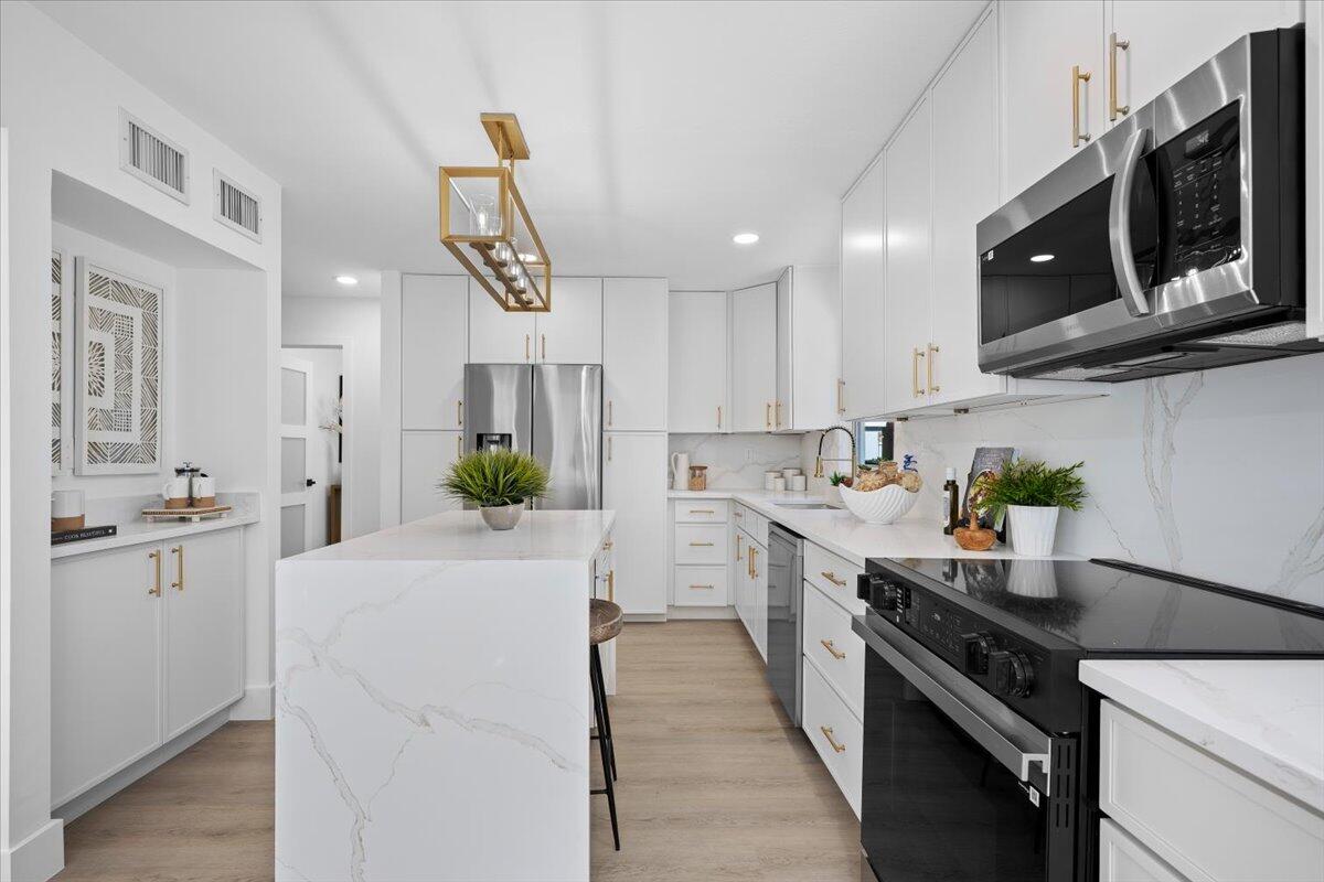 17068 Traverse, Jupiter FL 33477