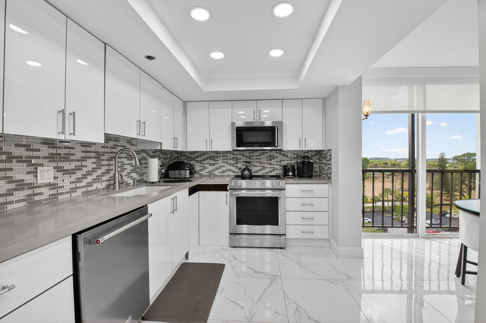 7786 Lakeside #684, Boca Raton FL 33434