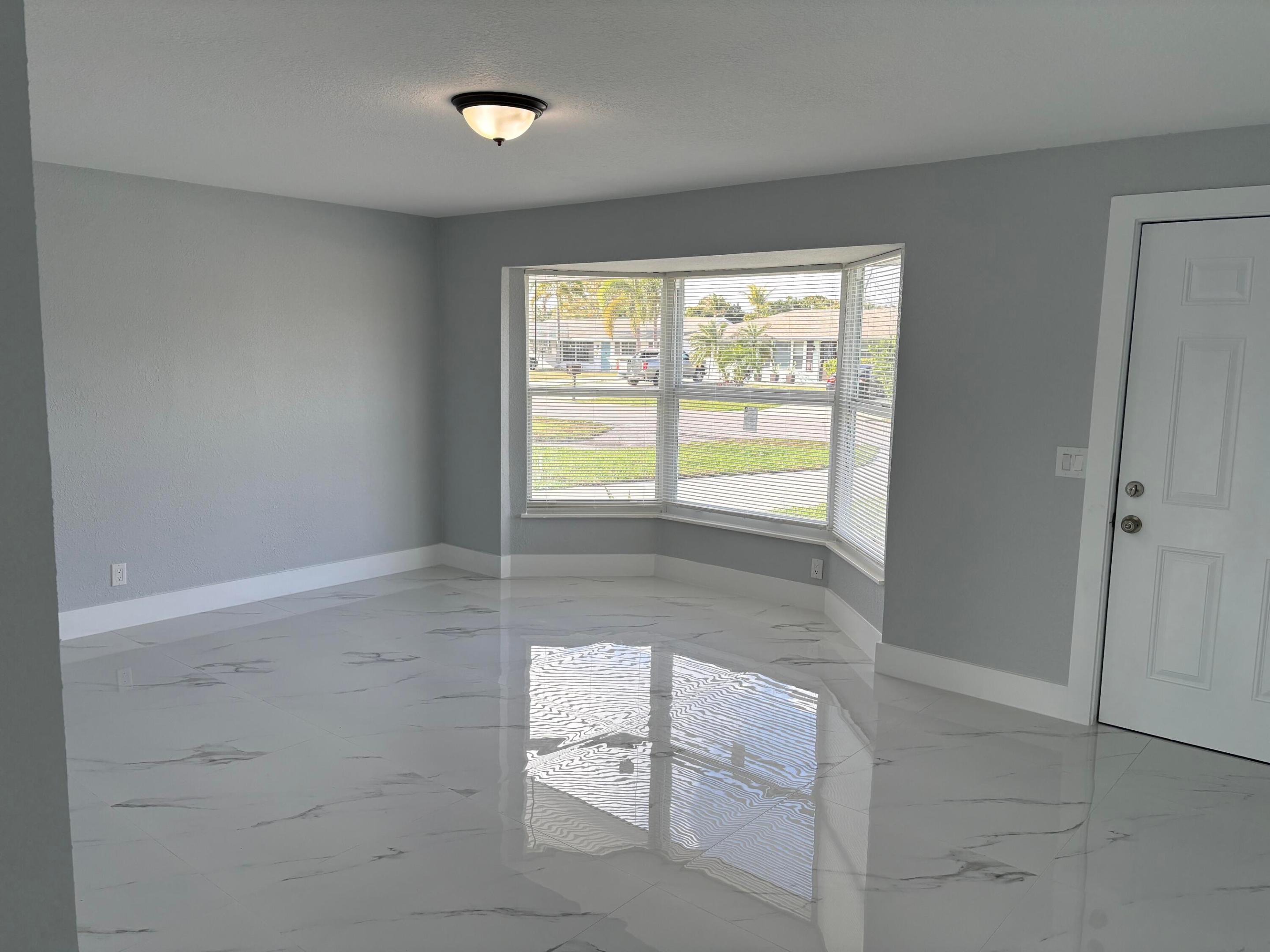 4318 Crestdale, Palm Beach Gardens FL 33410