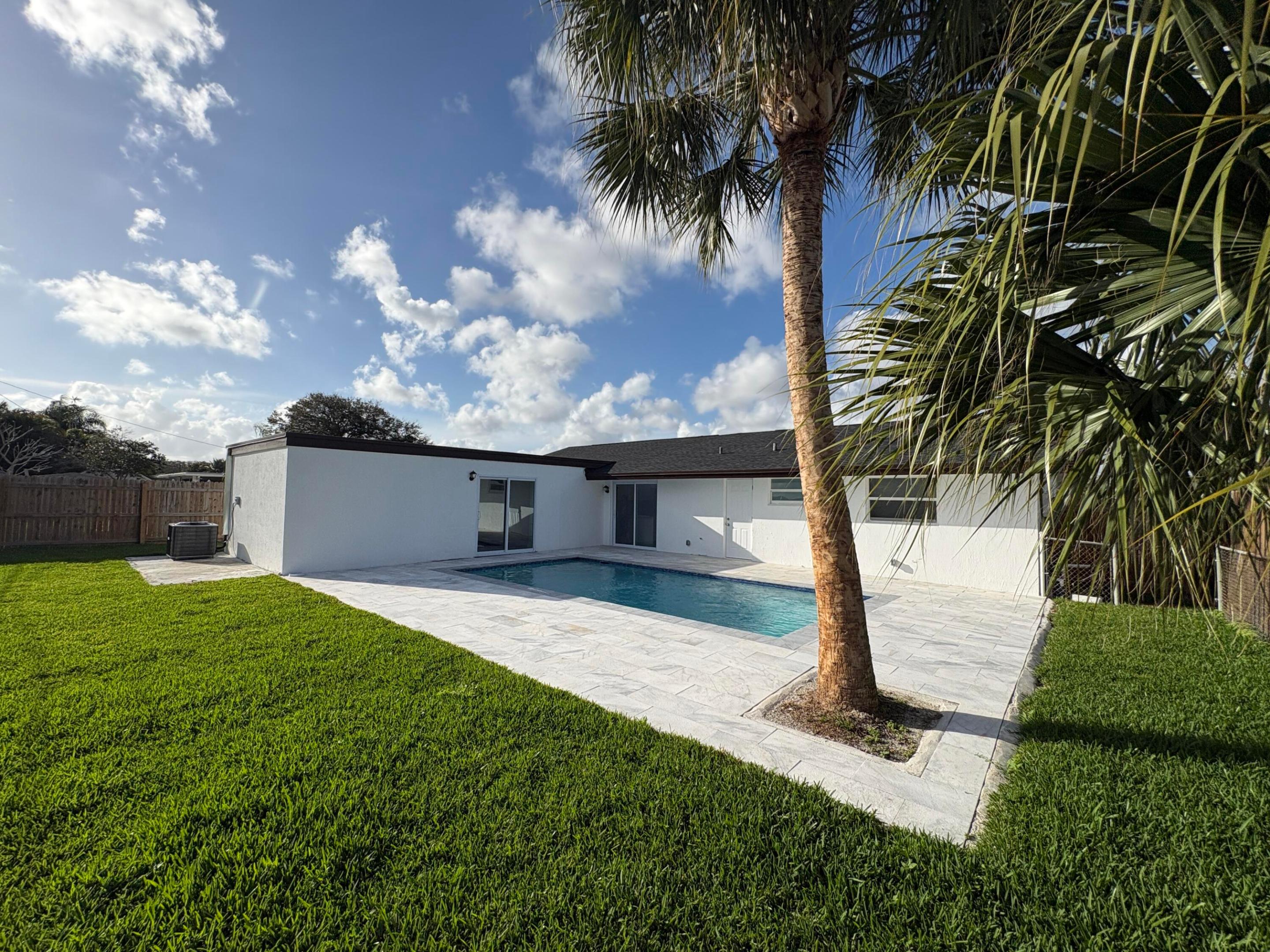 4318 Crestdale, Palm Beach Gardens FL 33410