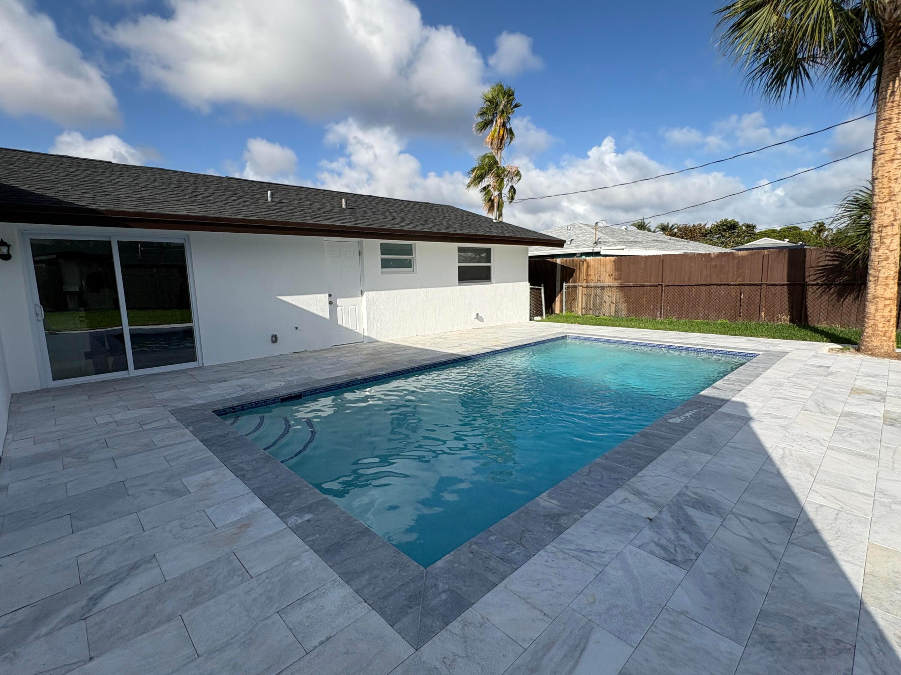 4318 Crestdale, Palm Beach Gardens FL 33410
